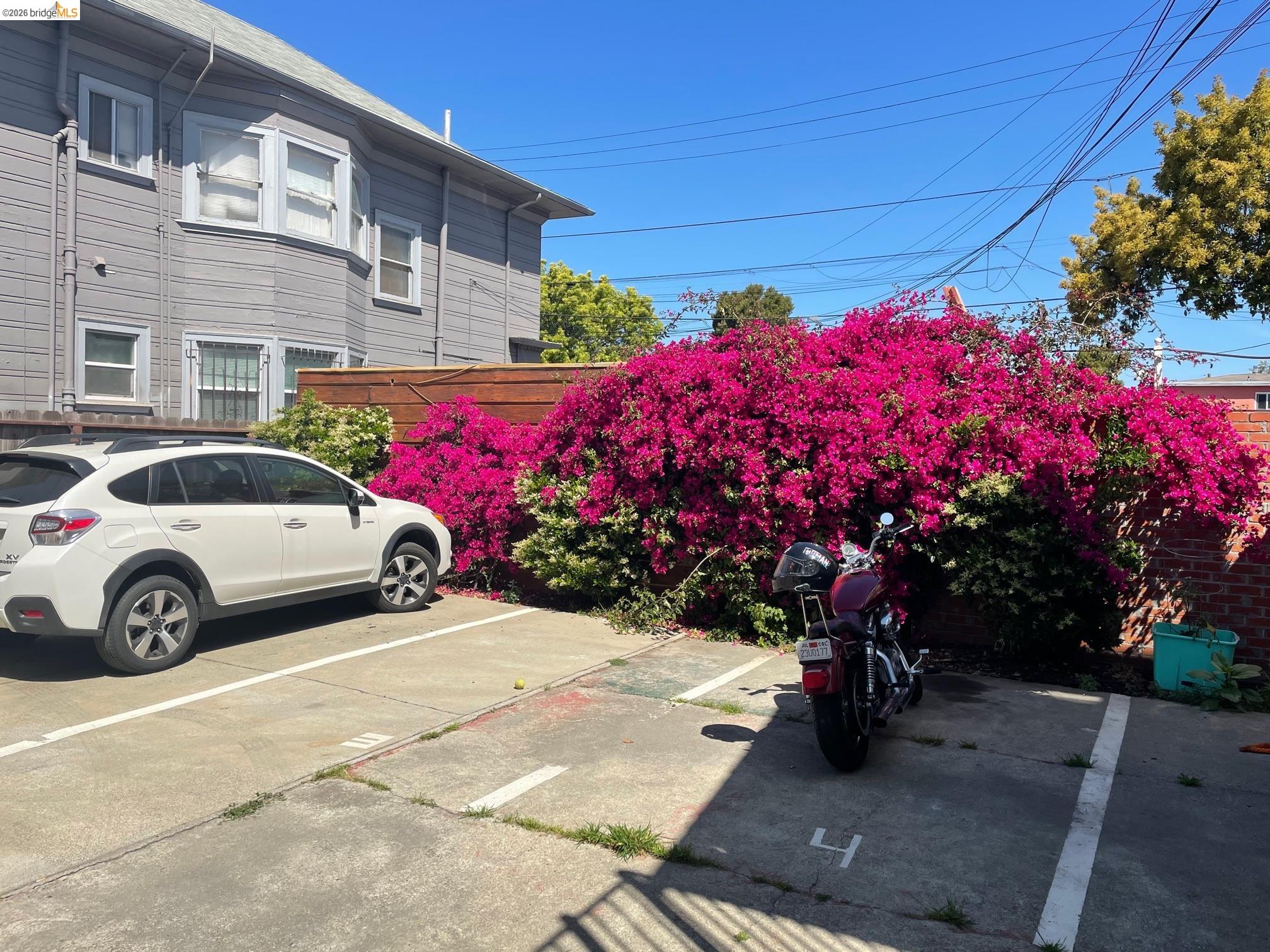 Detail Gallery Image 2 of 13 For 5231 Martin Luther King Jr Way #3,  Oakland,  CA 94609 - 2 Beds | 1 Baths