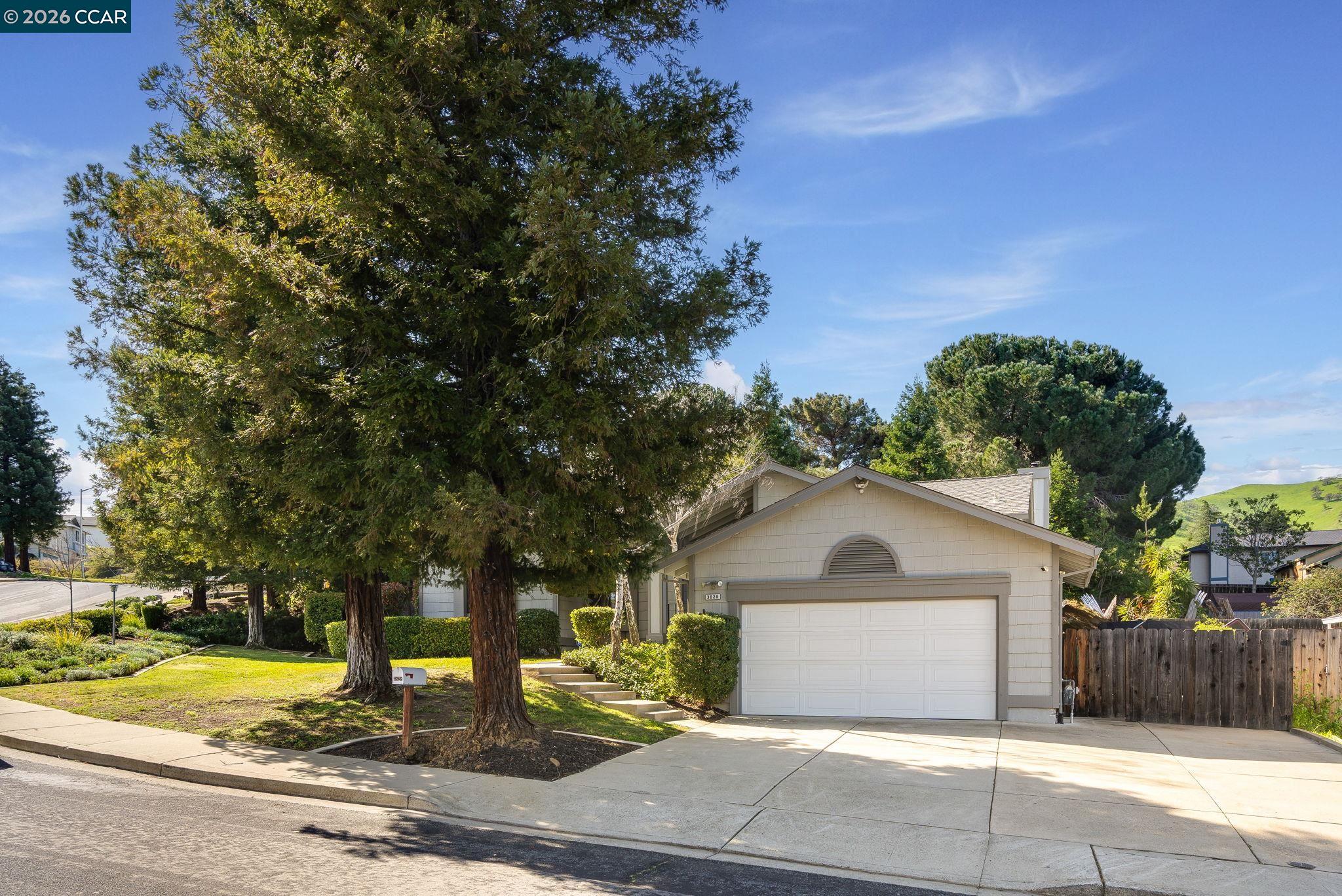 Detail Gallery Image 2 of 38 For 3828 Killdeer Dr, Antioch,  CA 94509 - 3 Beds | 2 Baths