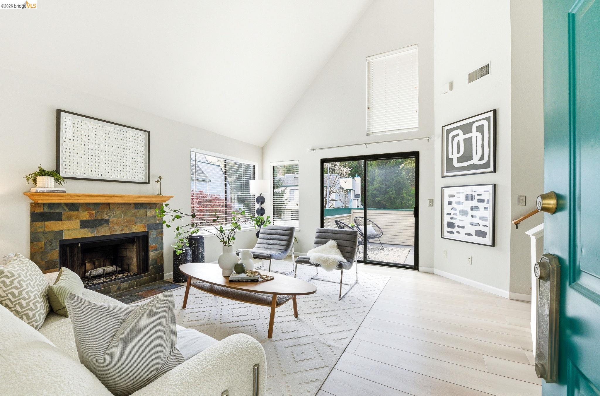 Detail Gallery Image 6 of 30 For 3657 West Ct, Richmond,  CA 94806 - 1 Beds | 1 Baths