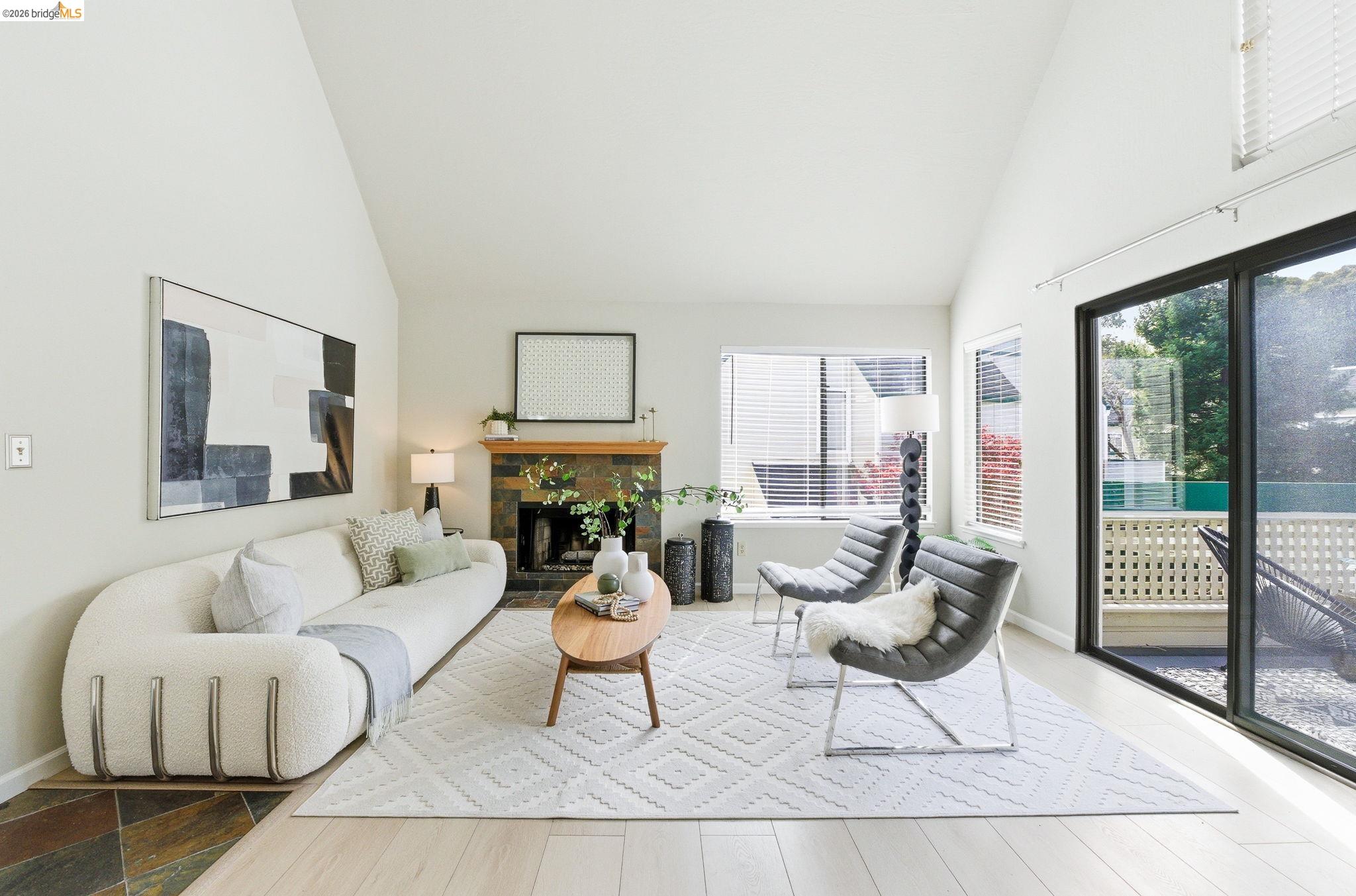 Detail Gallery Image 8 of 30 For 3657 West Ct, Richmond,  CA 94806 - 1 Beds | 1 Baths