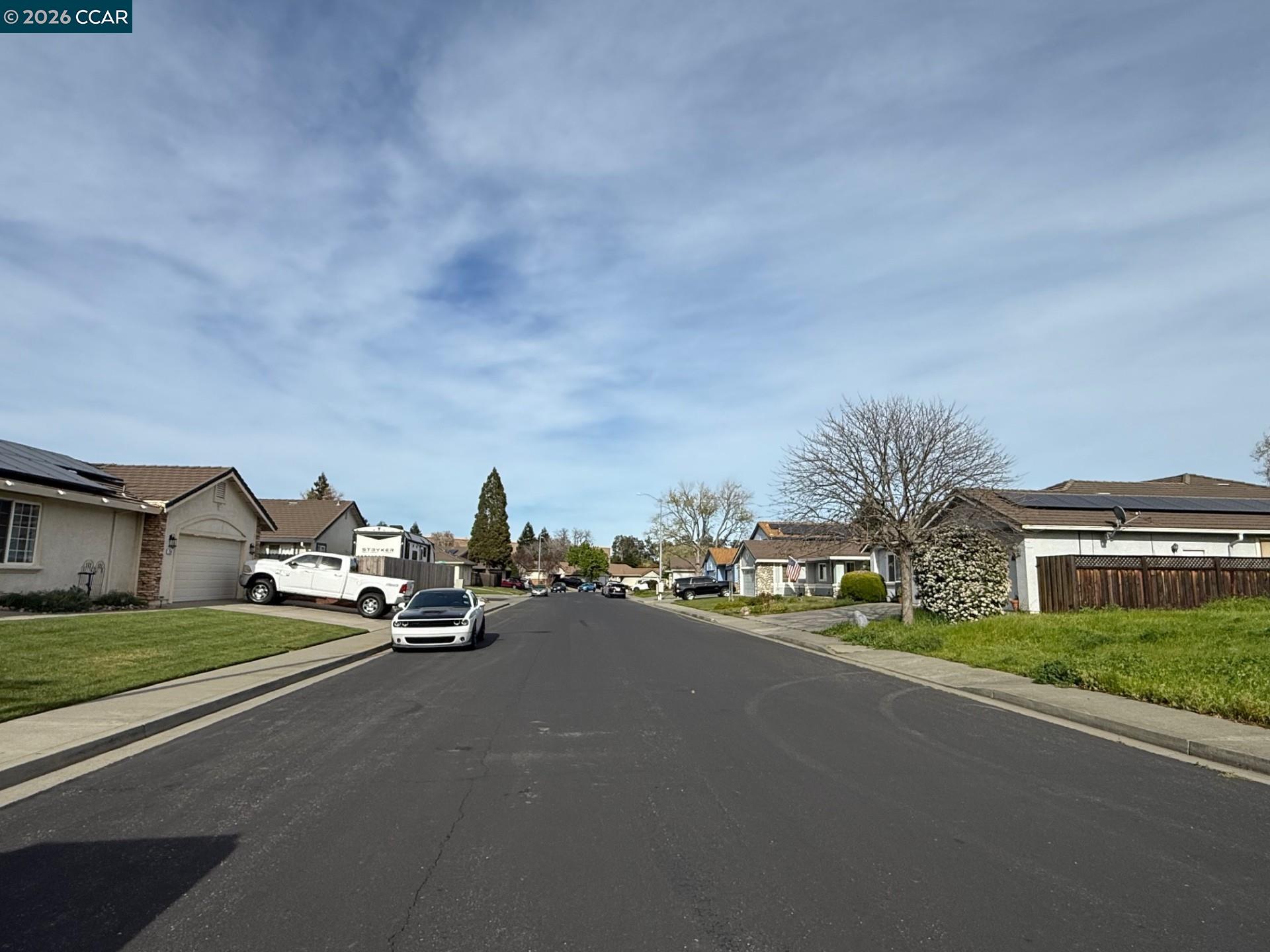 Detail Gallery Image 3 of 8 For 755 Kingman Dr, Vacaville,  CA 95687 - – Beds | – Baths