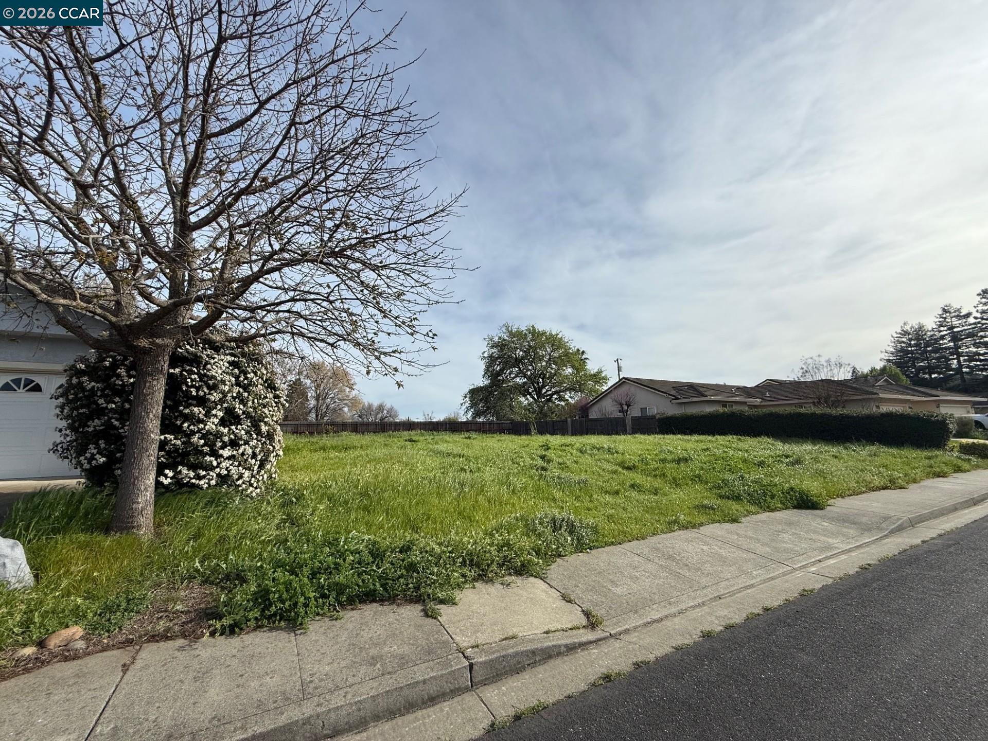 Detail Gallery Image 6 of 8 For 755 Kingman Dr, Vacaville,  CA 95687 - – Beds | – Baths