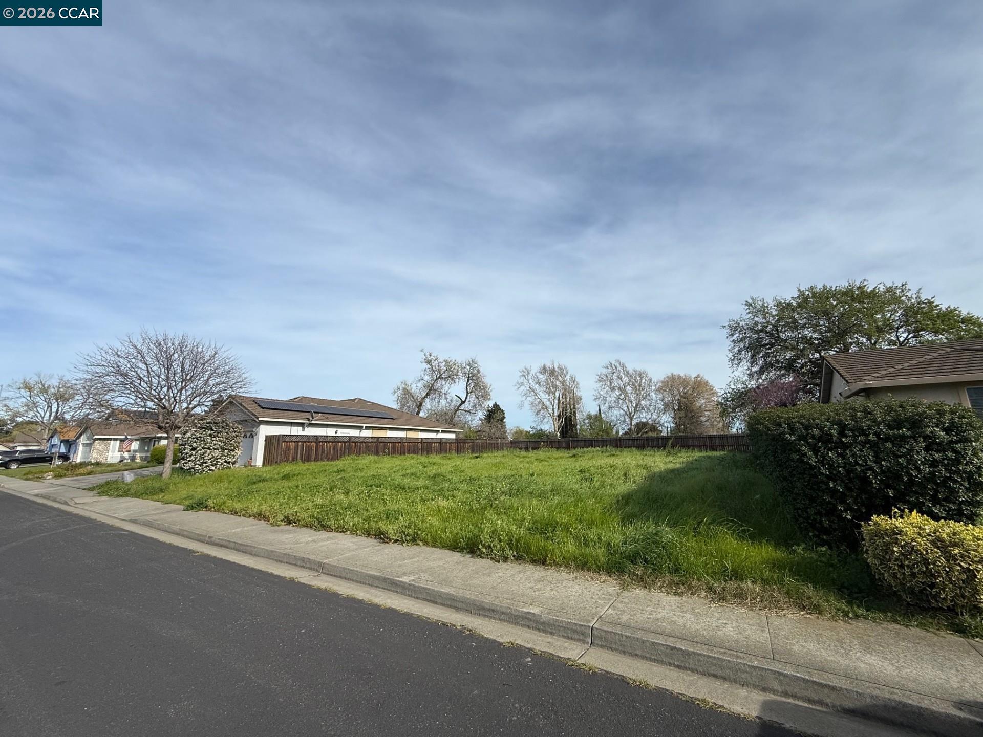 Detail Gallery Image 8 of 8 For 755 Kingman Dr, Vacaville,  CA 95687 - – Beds | – Baths