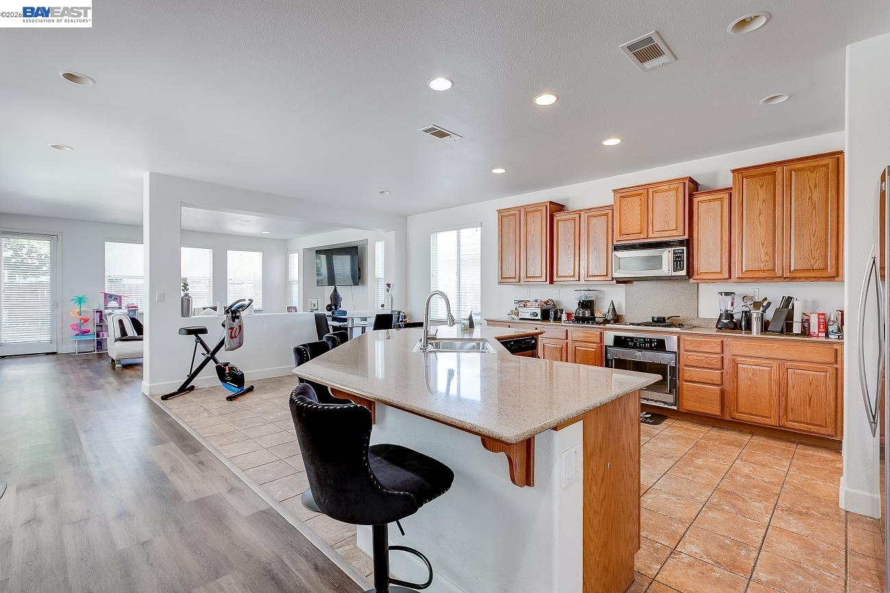 Detail Gallery Image 16 of 60 For 53 Puffin Cir, Oakley,  CA 94561 - 3 Beds | 2/1 Baths