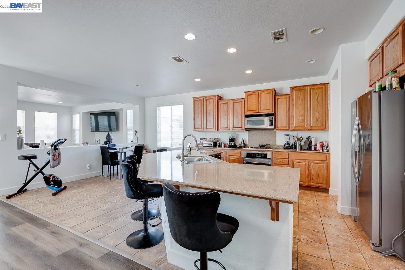 Detail Gallery Image 17 of 60 For 53 Puffin Cir, Oakley,  CA 94561 - 3 Beds | 2/1 Baths