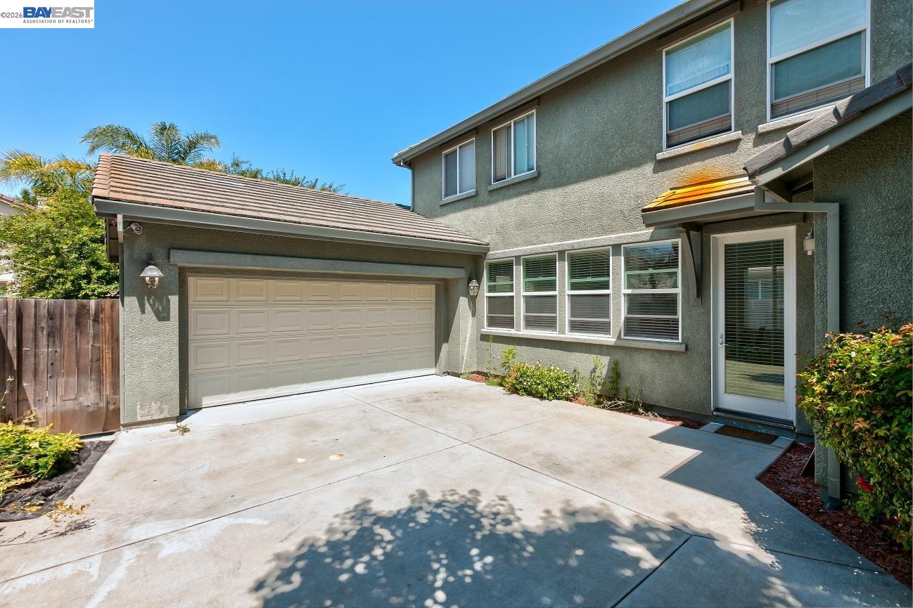 Detail Gallery Image 3 of 60 For 53 Puffin Cir, Oakley,  CA 94561 - 3 Beds | 2/1 Baths