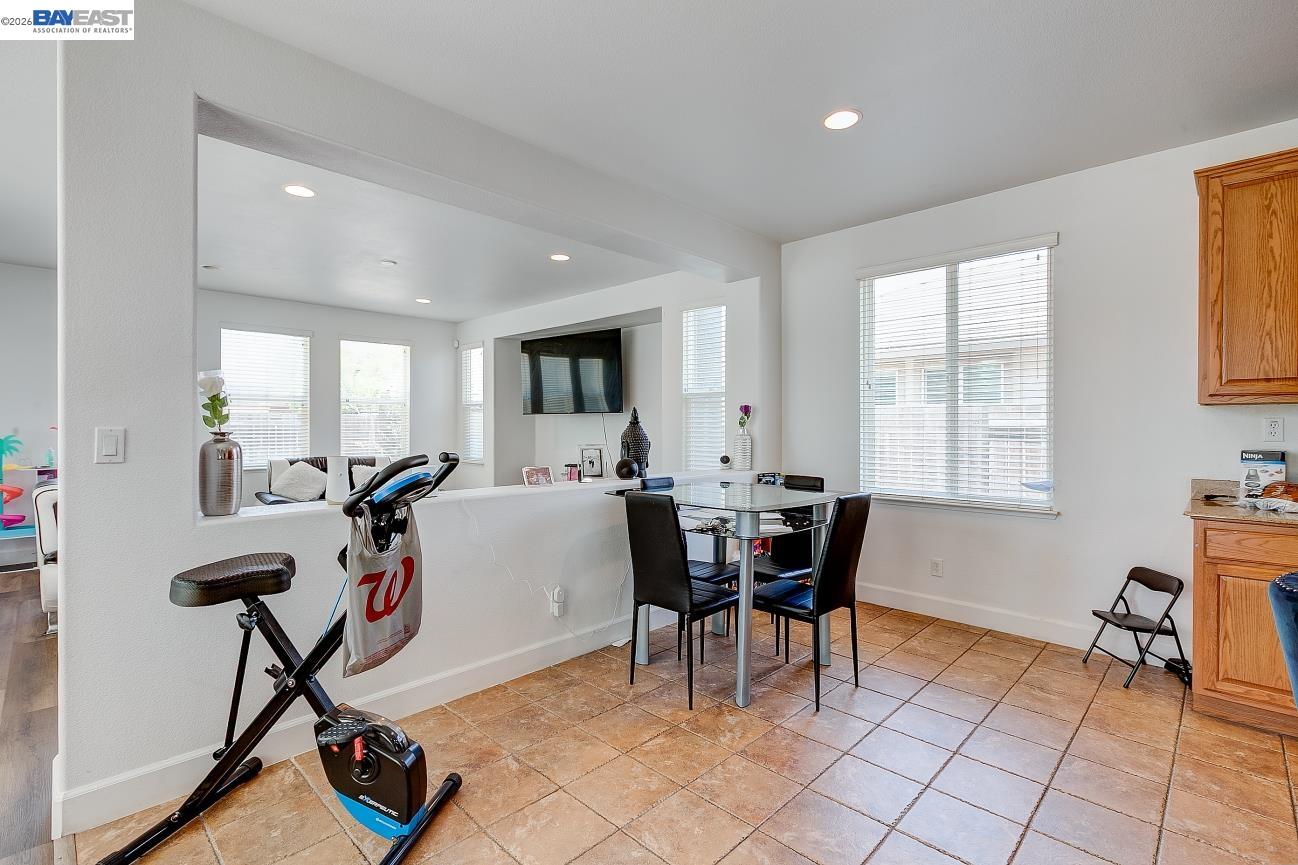Detail Gallery Image 24 of 60 For 53 Puffin Cir, Oakley,  CA 94561 - 3 Beds | 2/1 Baths