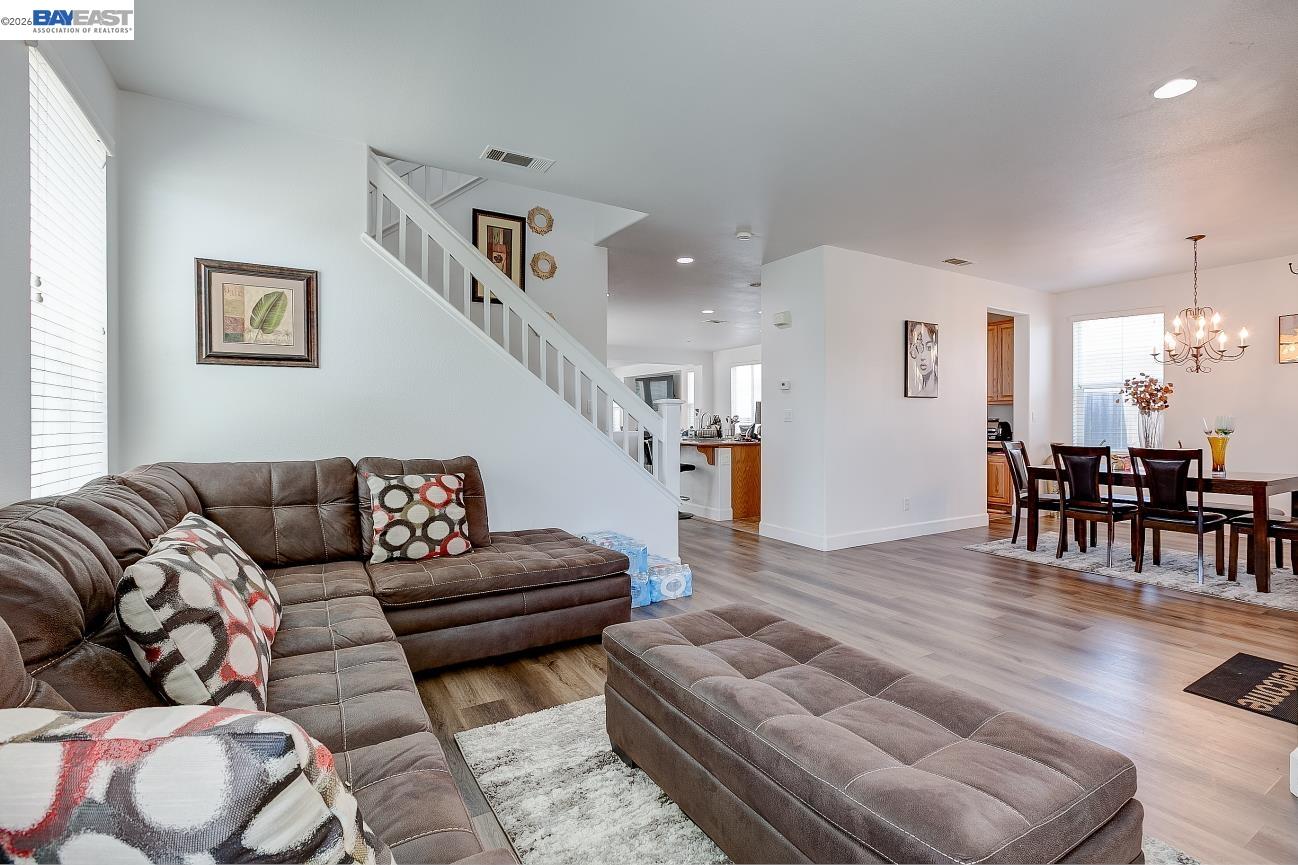 Detail Gallery Image 7 of 60 For 53 Puffin Cir, Oakley,  CA 94561 - 3 Beds | 2/1 Baths