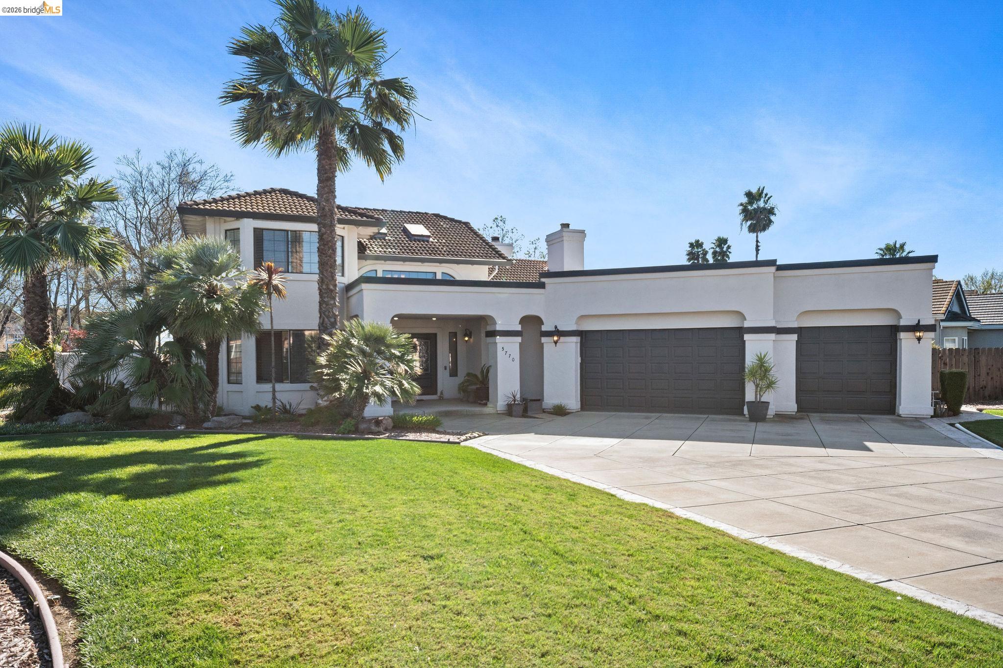 Detail Gallery Image 2 of 40 For 5770 Gateway Ct, Discovery Bay,  CA 94505 - 4 Beds | 2/1 Baths