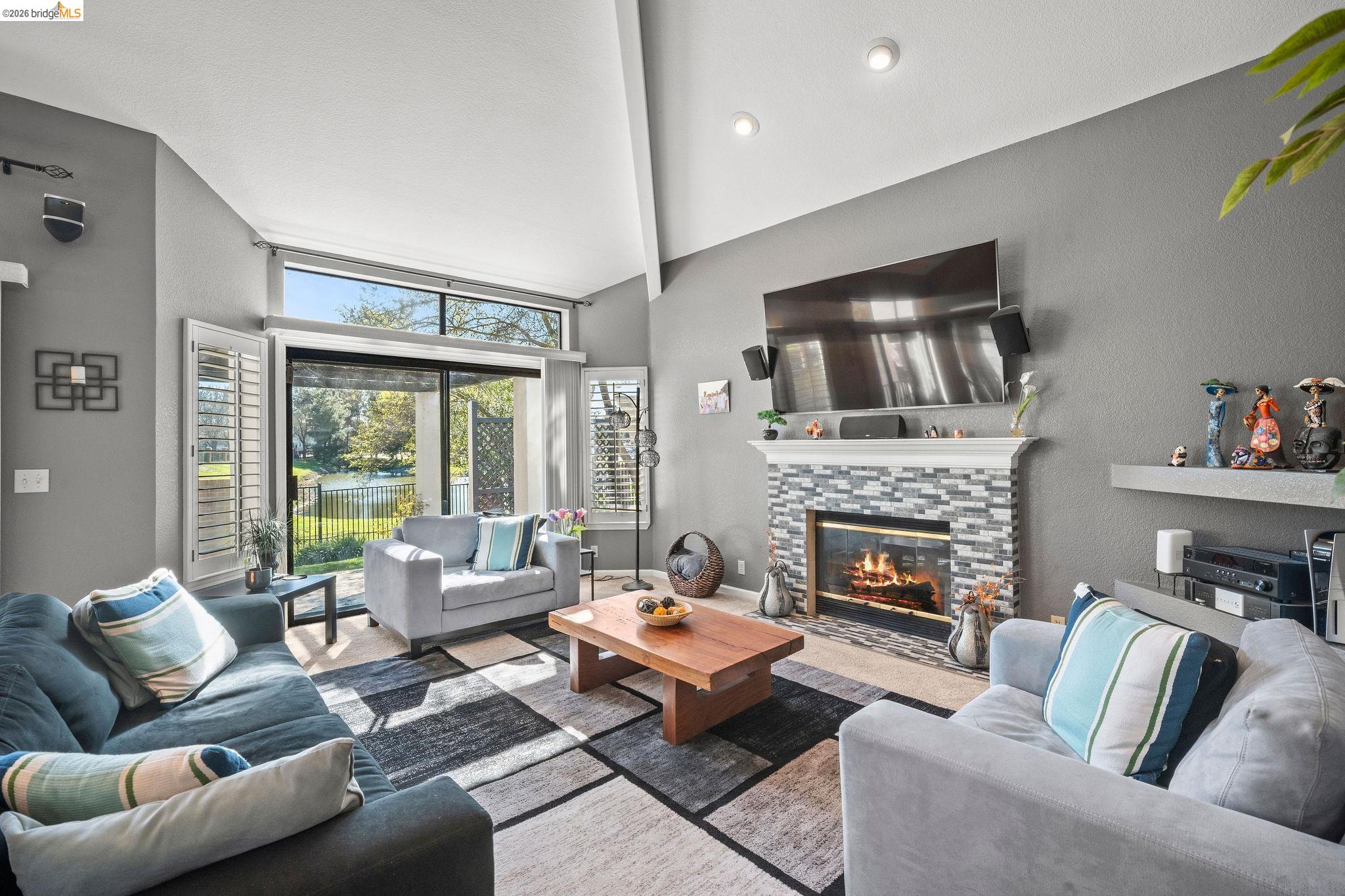 Detail Gallery Image 14 of 40 For 5770 Gateway Ct, Discovery Bay,  CA 94505 - 4 Beds | 2/1 Baths