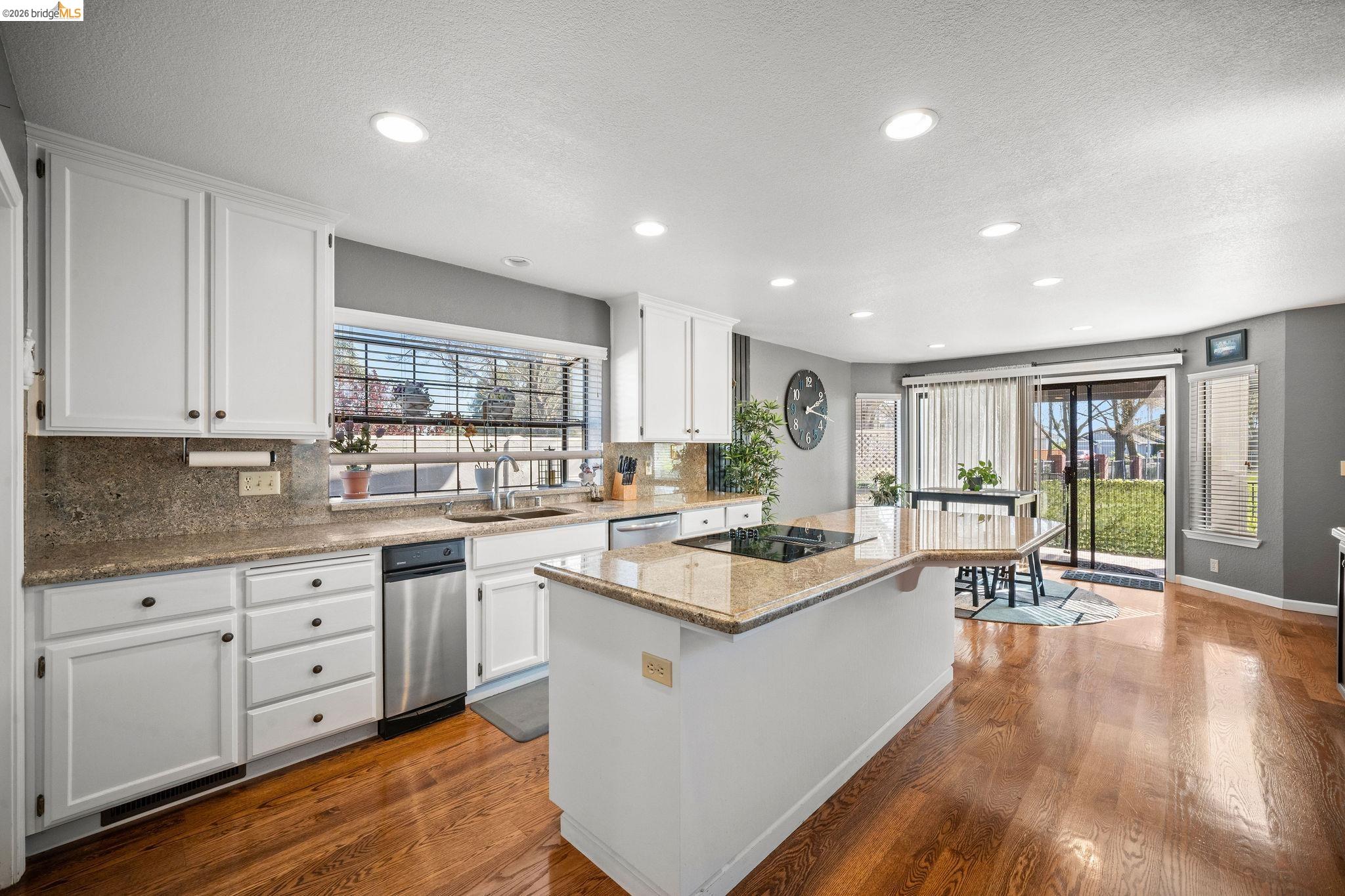 Detail Gallery Image 7 of 40 For 5770 Gateway Ct, Discovery Bay,  CA 94505 - 4 Beds | 2/1 Baths