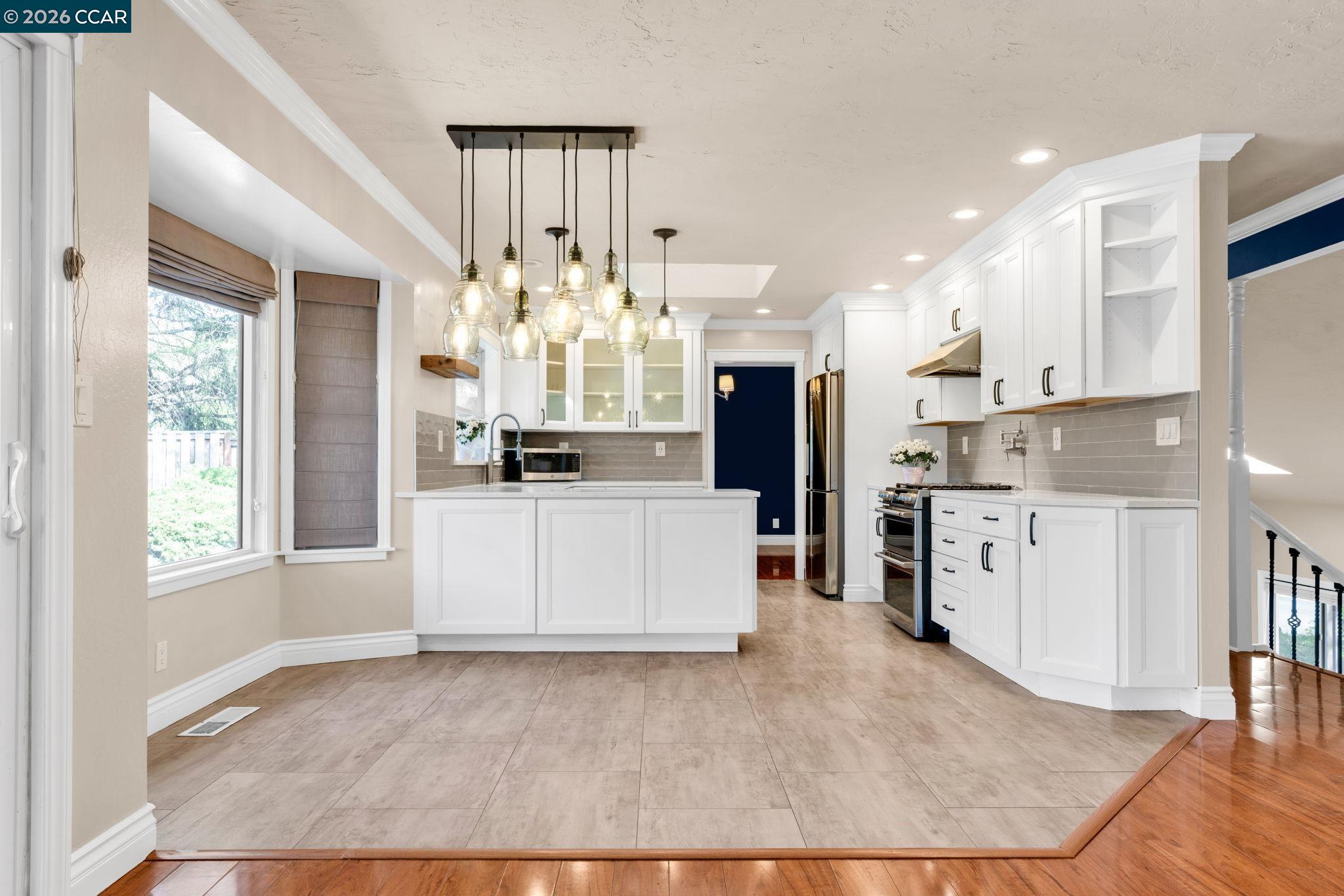 Detail Gallery Image 12 of 43 For 1897 Camino Estrada, Concord,  CA 94521 - 4 Beds | 2/1 Baths