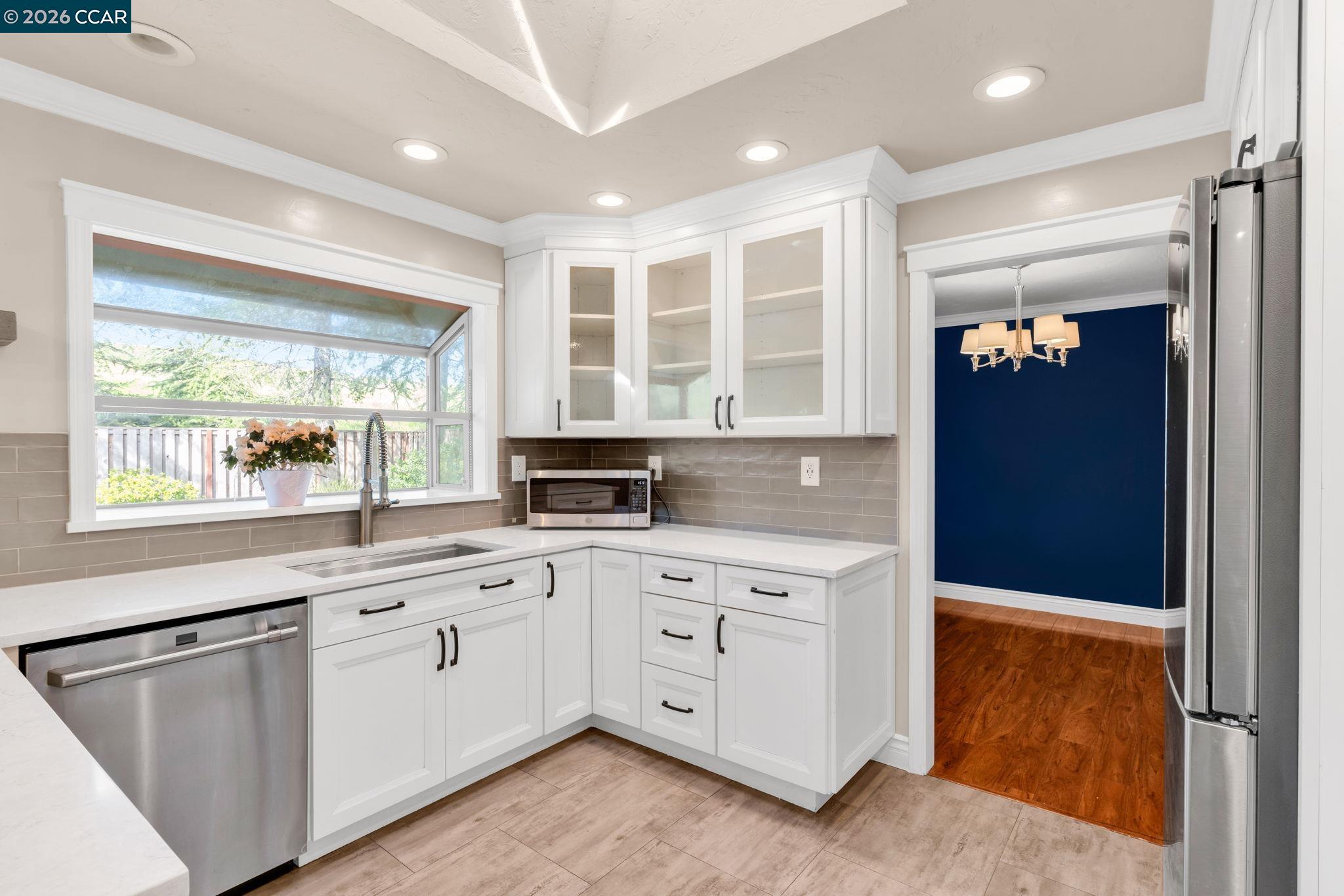 Detail Gallery Image 20 of 43 For 1897 Camino Estrada, Concord,  CA 94521 - 4 Beds | 2/1 Baths