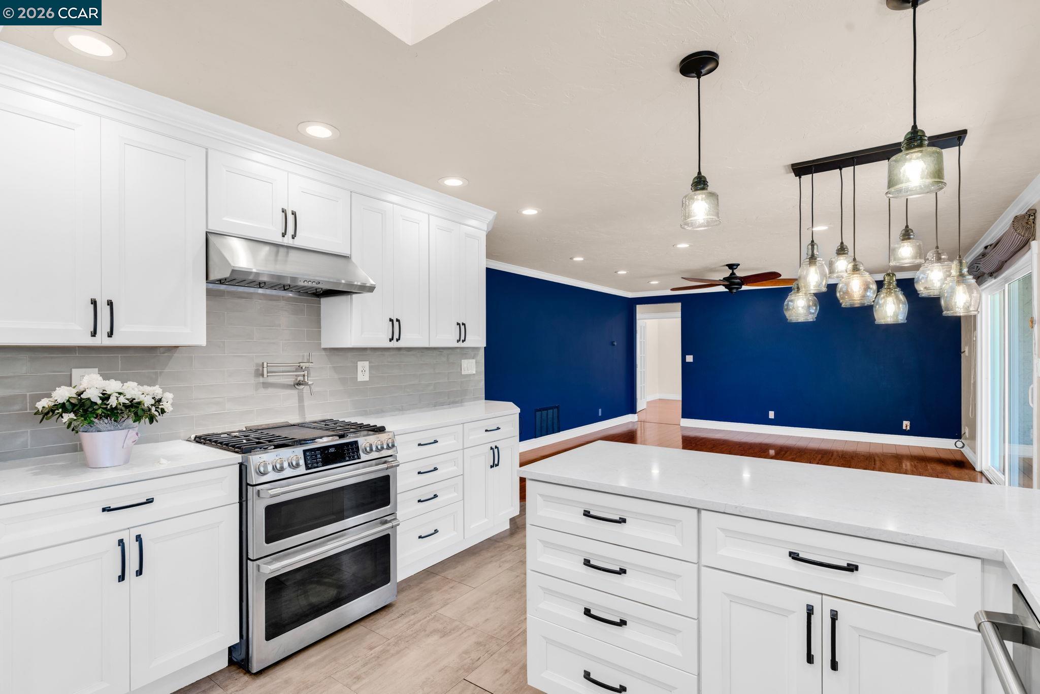 Detail Gallery Image 10 of 43 For 1897 Camino Estrada, Concord,  CA 94521 - 4 Beds | 2/1 Baths