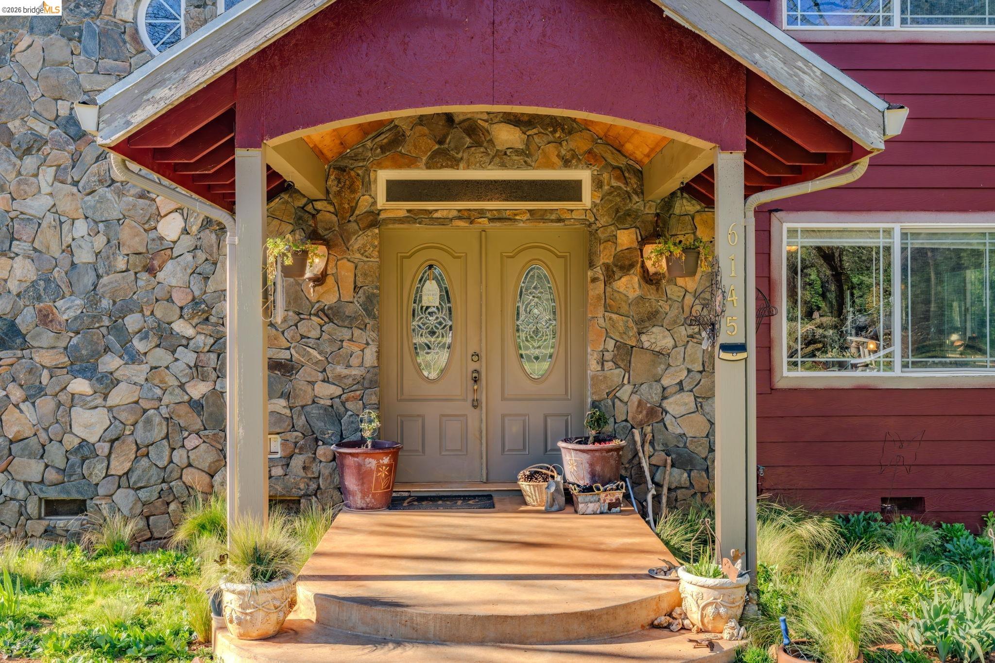 Detail Gallery Image 9 of 60 For 6145 Swiss Ranch Rd, Mountain Ranch,  CA 95246 - 5 Beds | 3 Baths