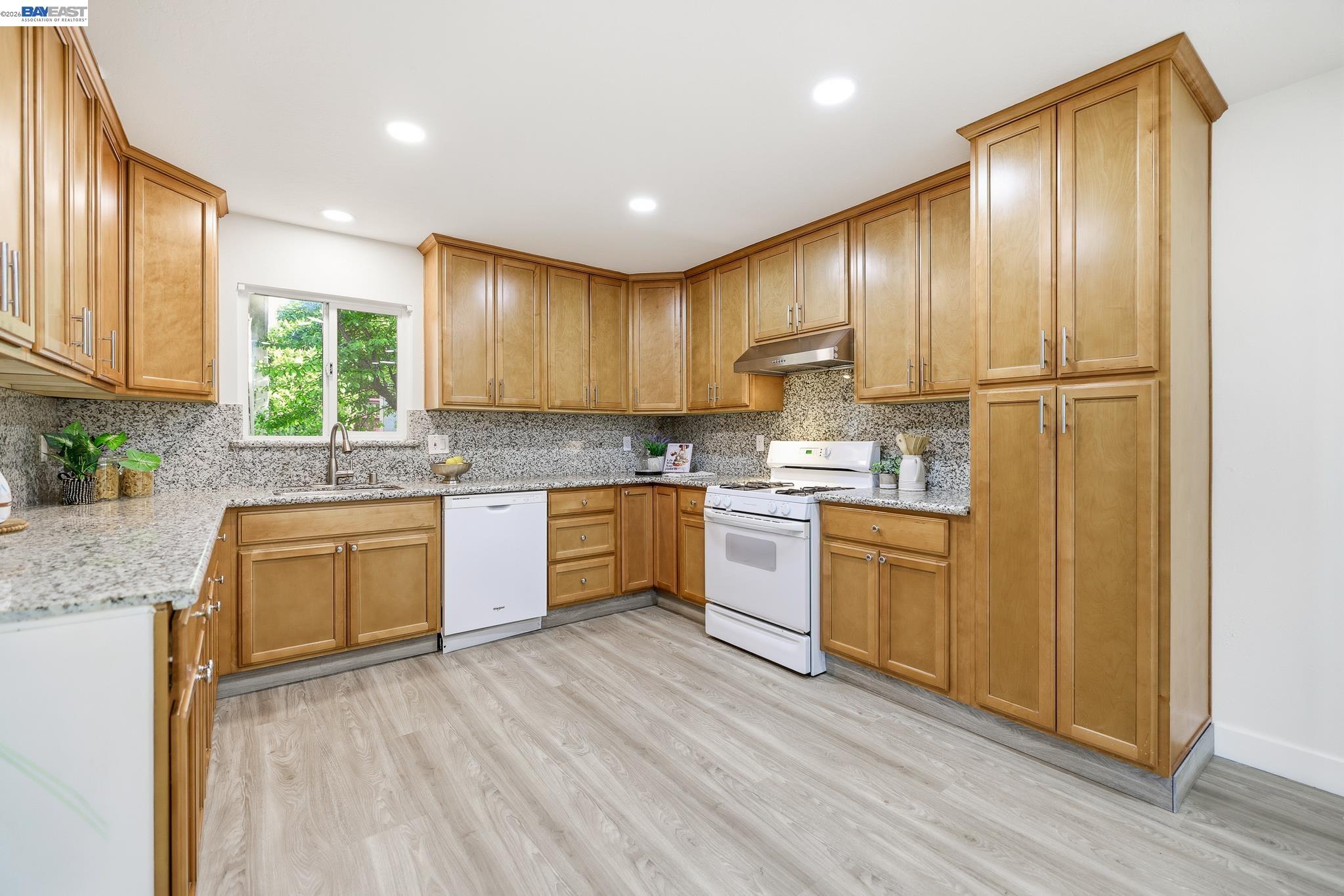 Detail Gallery Image 13 of 59 For 40242 Crockett St, Fremont,  CA 94538 - 4 Beds | 2 Baths