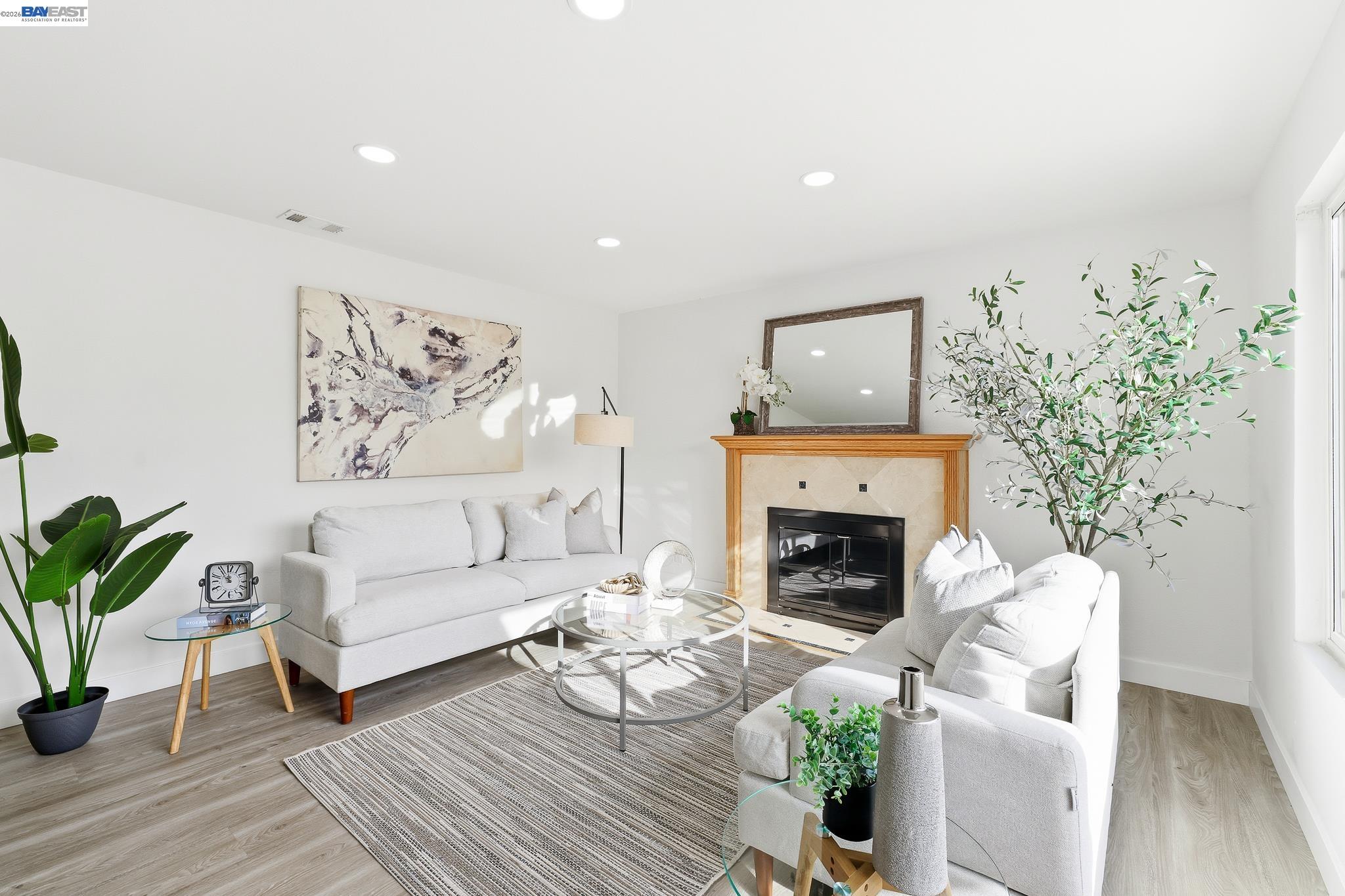 Detail Gallery Image 3 of 59 For 40242 Crockett St, Fremont,  CA 94538 - 4 Beds | 2 Baths