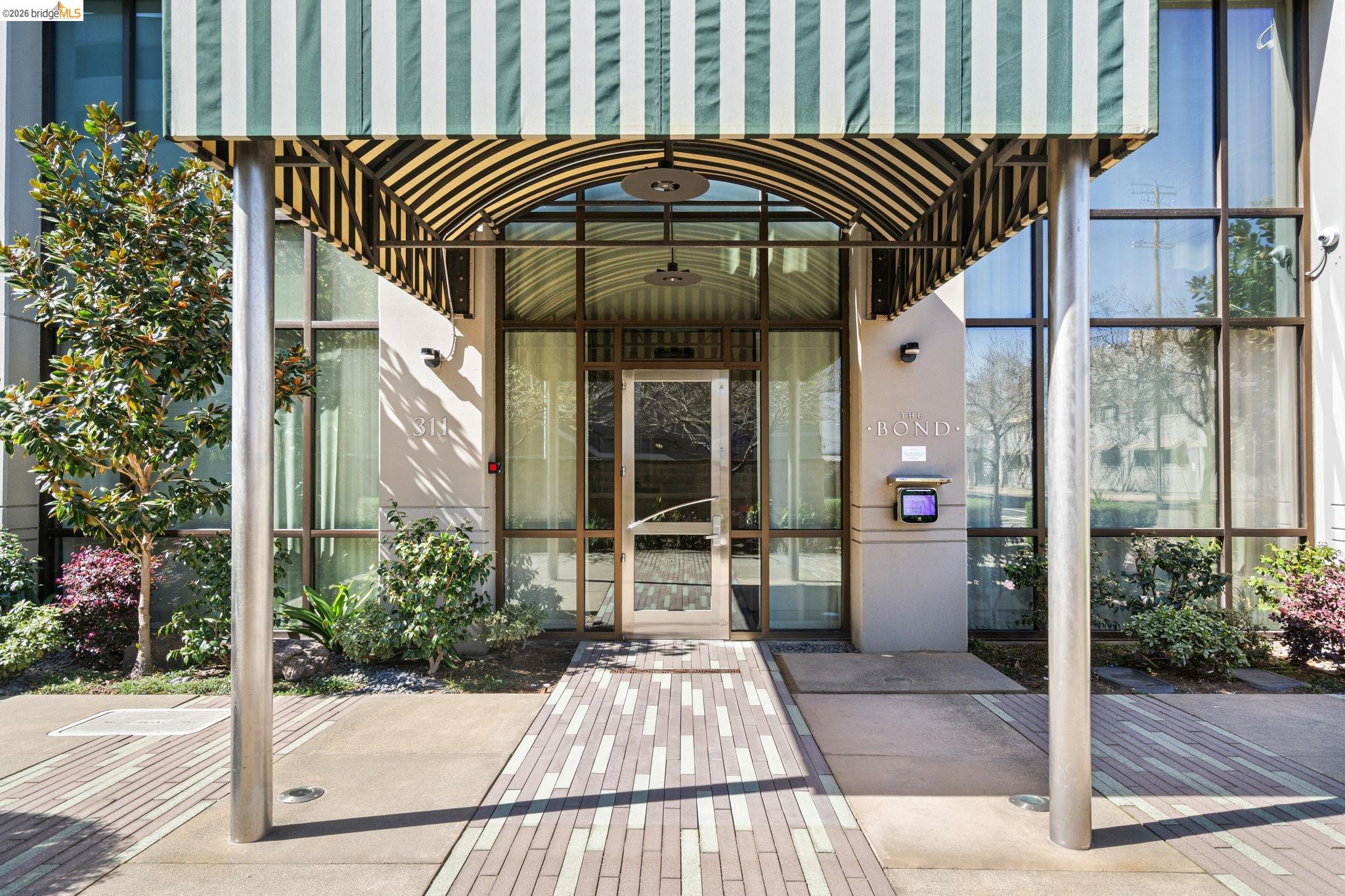 Front Image Thumbnail for EB41126433