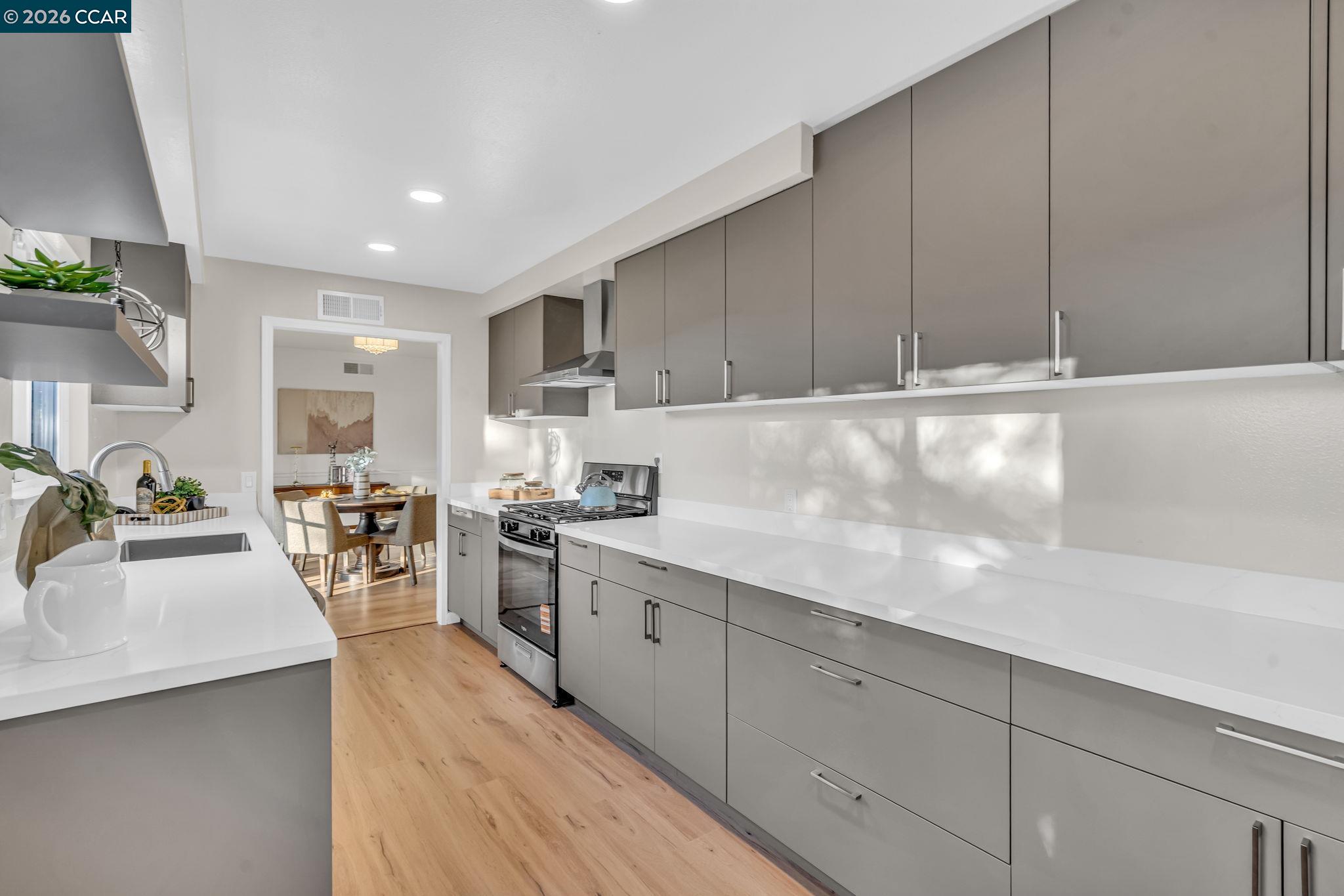 Detail Gallery Image 16 of 44 For 7472 Blue Fox Way, San Ramon,  CA 94583 - 3 Beds | 2 Baths