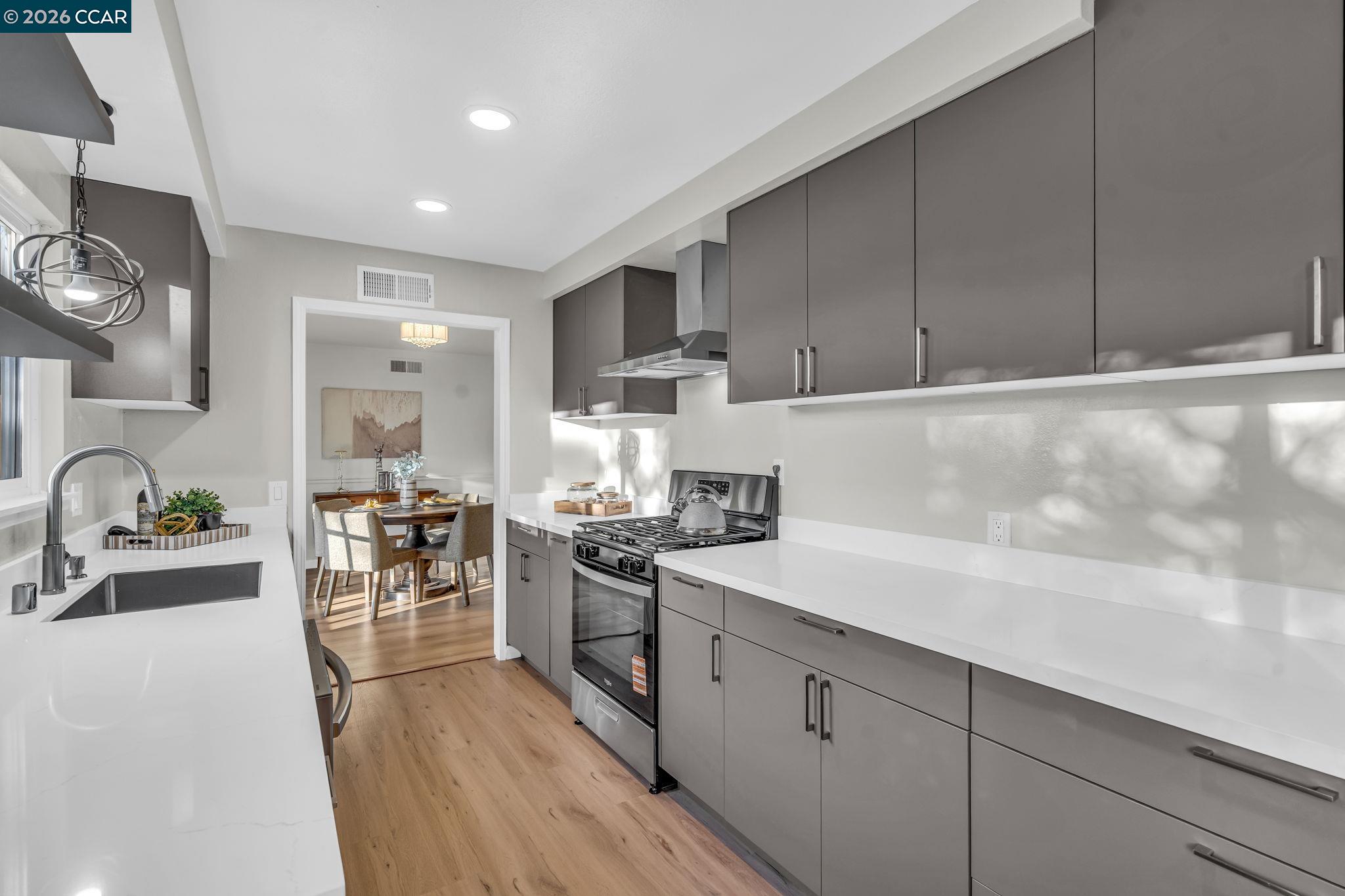 Detail Gallery Image 18 of 44 For 7472 Blue Fox Way, San Ramon,  CA 94583 - 3 Beds | 2 Baths