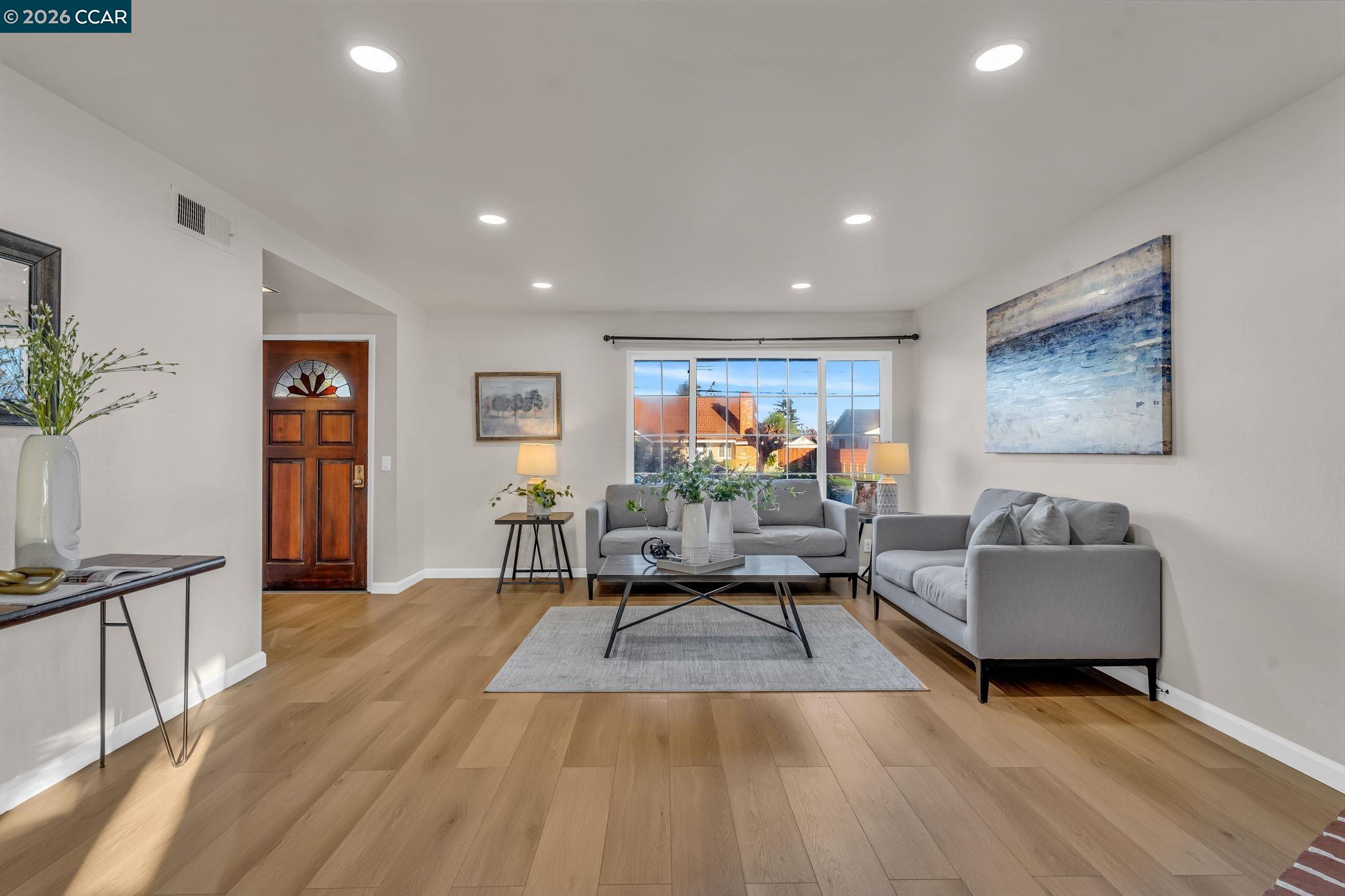 Detail Gallery Image 8 of 44 For 7472 Blue Fox Way, San Ramon,  CA 94583 - 3 Beds | 2 Baths