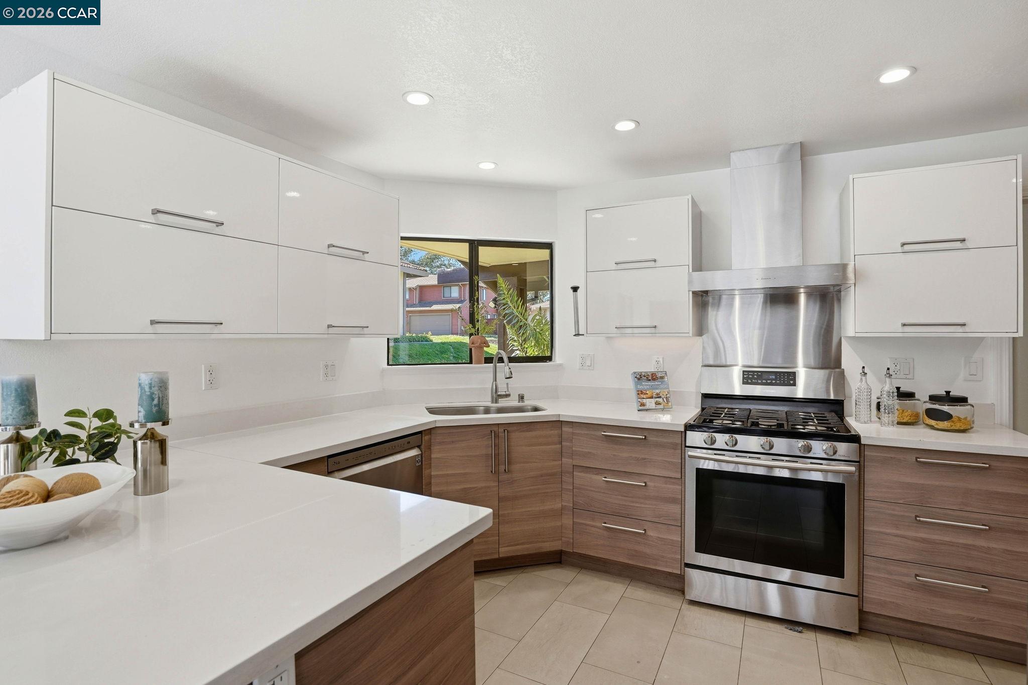 Detail Gallery Image 14 of 43 For 2122 Pinehurst Ct, El Cerrito,  CA 94530 - 3 Beds | 2 Baths