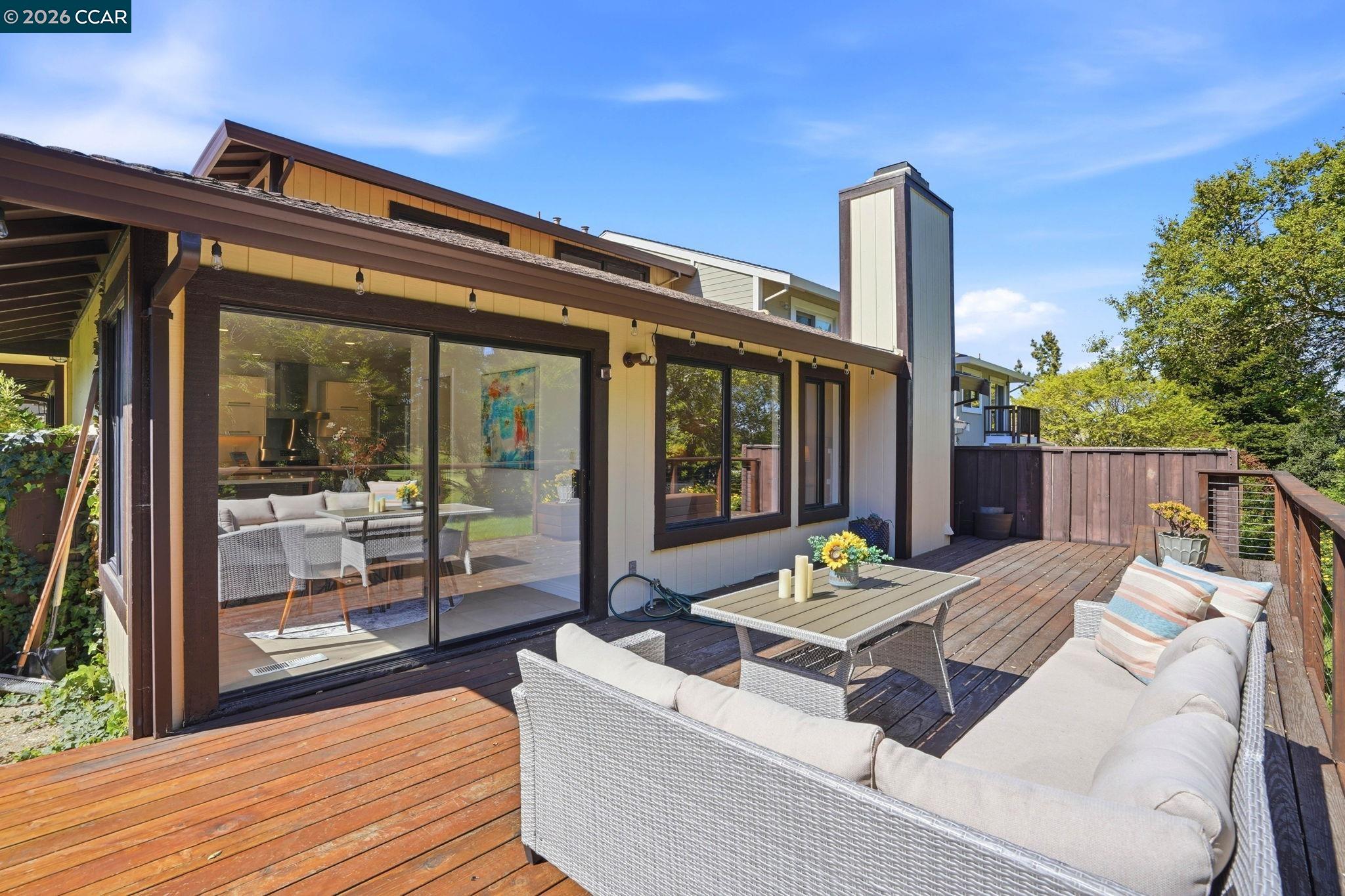 Detail Gallery Image 37 of 43 For 2122 Pinehurst Ct, El Cerrito,  CA 94530 - 3 Beds | 2 Baths