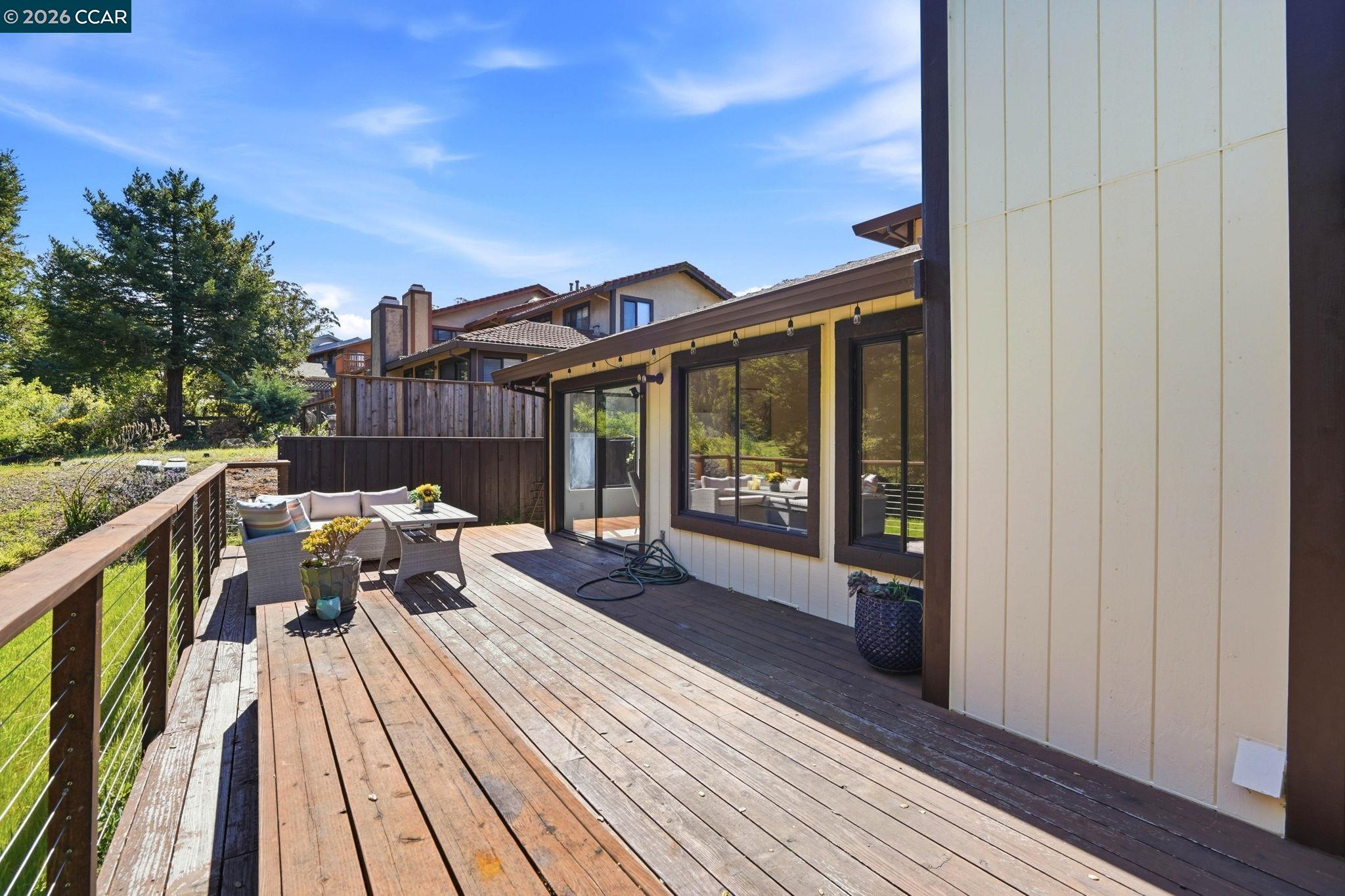 Detail Gallery Image 38 of 43 For 2122 Pinehurst Ct, El Cerrito,  CA 94530 - 3 Beds | 2 Baths