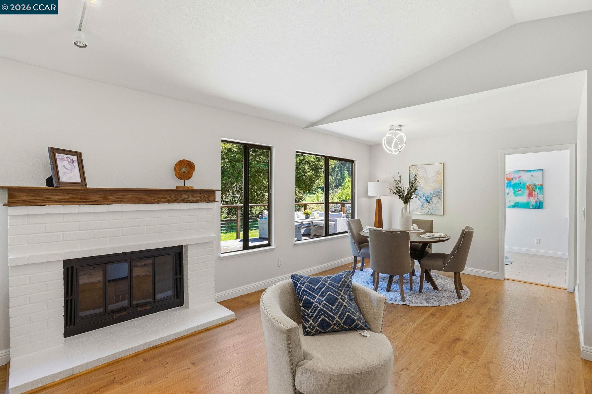 Detail Gallery Image 8 of 43 For 2122 Pinehurst Ct, El Cerrito,  CA 94530 - 3 Beds | 2 Baths