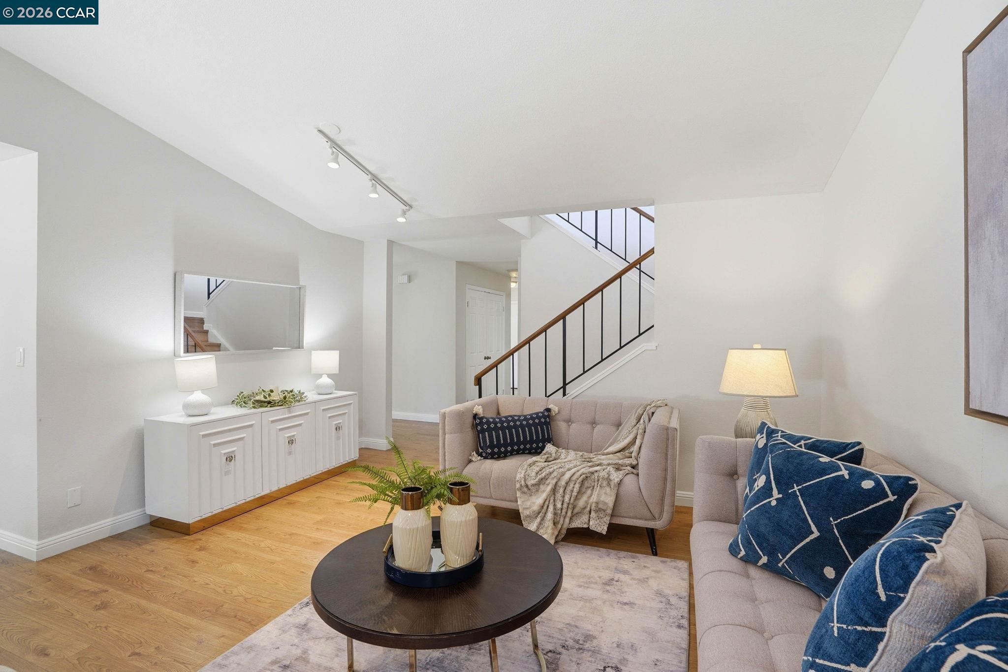 Detail Gallery Image 9 of 43 For 2122 Pinehurst Ct, El Cerrito,  CA 94530 - 3 Beds | 2 Baths