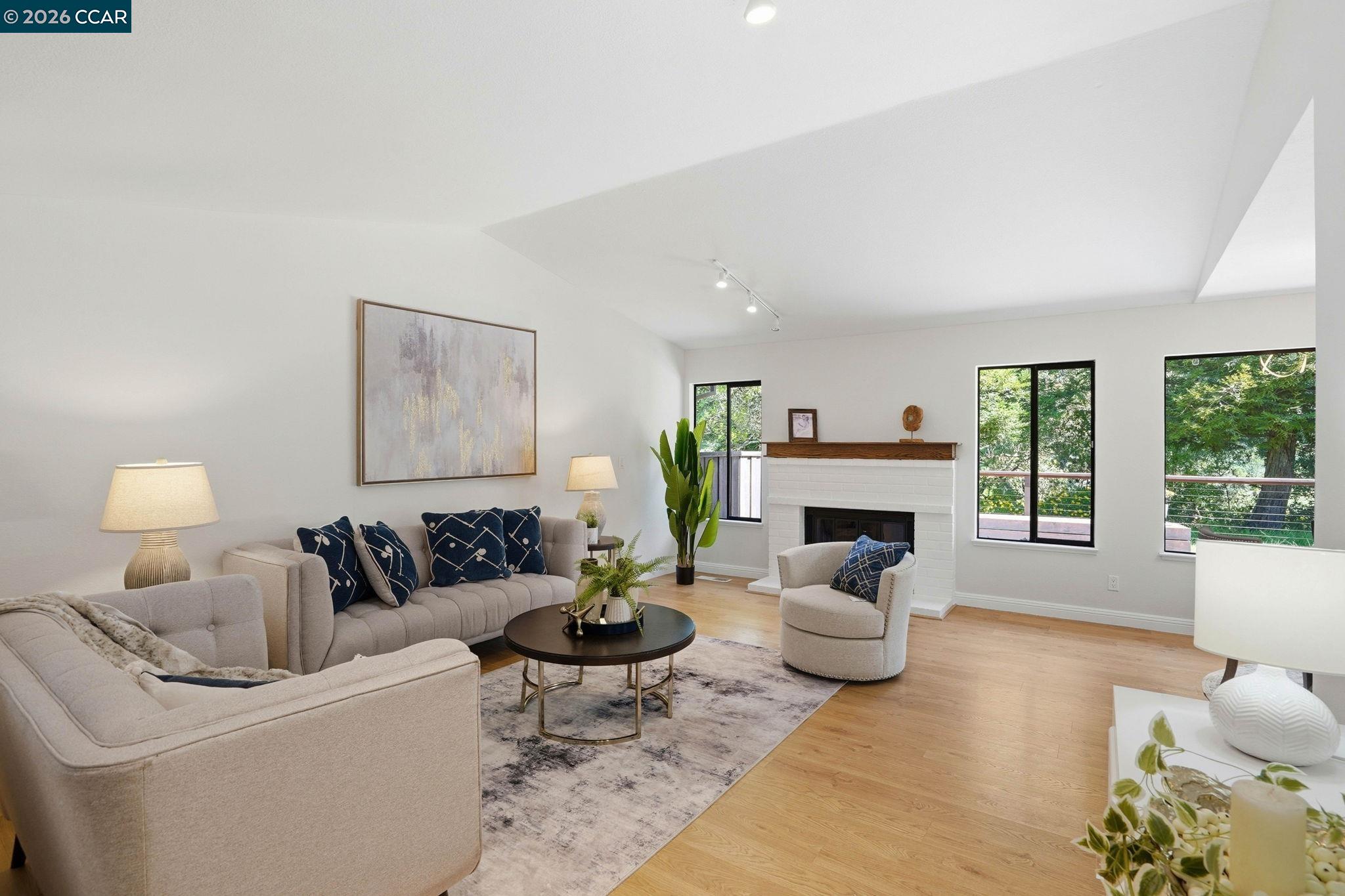 Detail Gallery Image 10 of 43 For 2122 Pinehurst Ct, El Cerrito,  CA 94530 - 3 Beds | 2 Baths