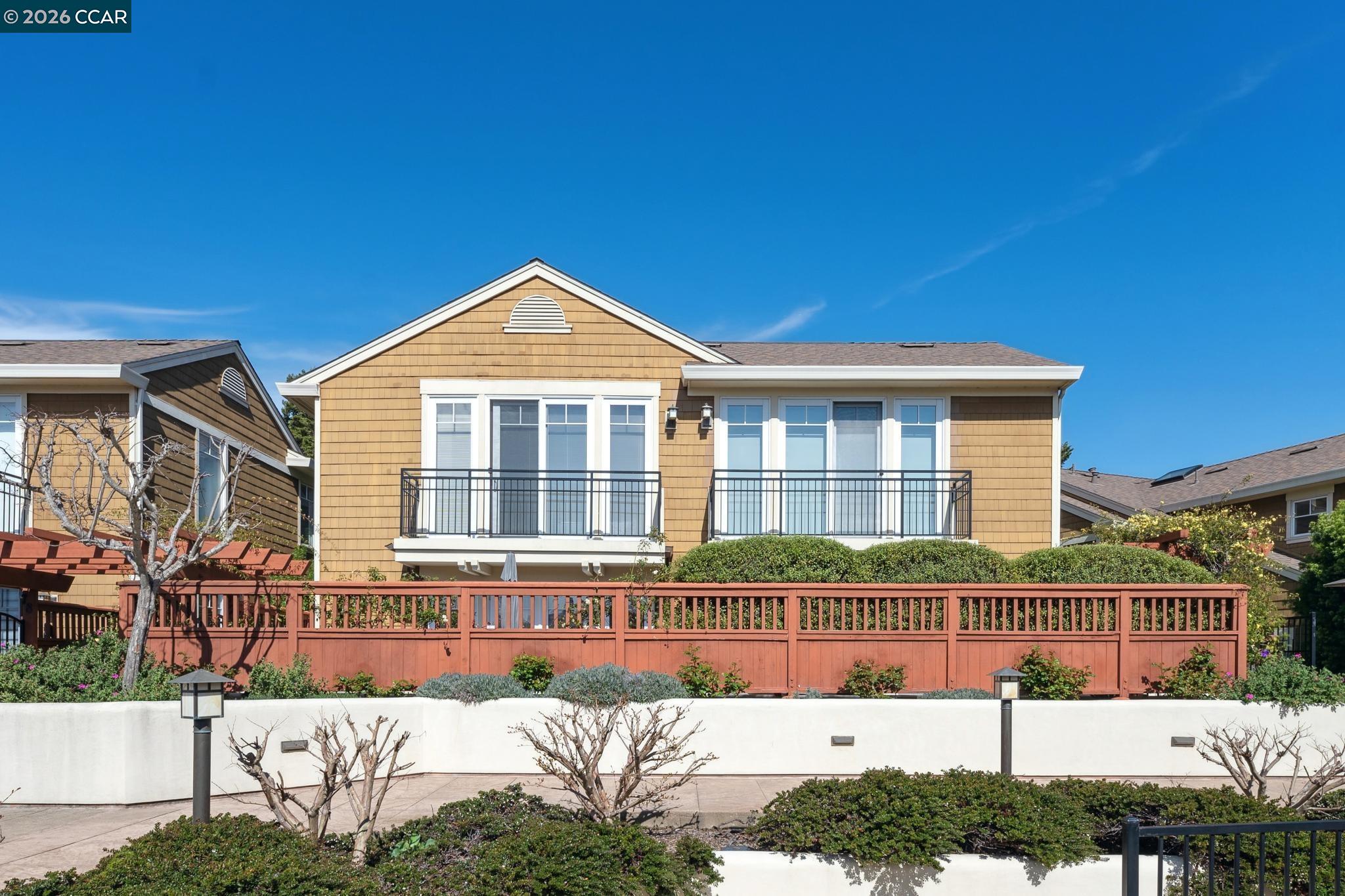 Detail Gallery Image 13 of 60 For 70 Neds Way, Tiburon,  CA 94920 - 2 Beds | 2/1 Baths