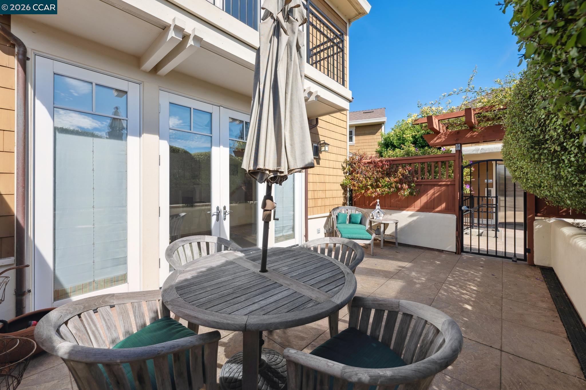 Detail Gallery Image 19 of 60 For 70 Neds Way, Tiburon,  CA 94920 - 2 Beds | 2/1 Baths