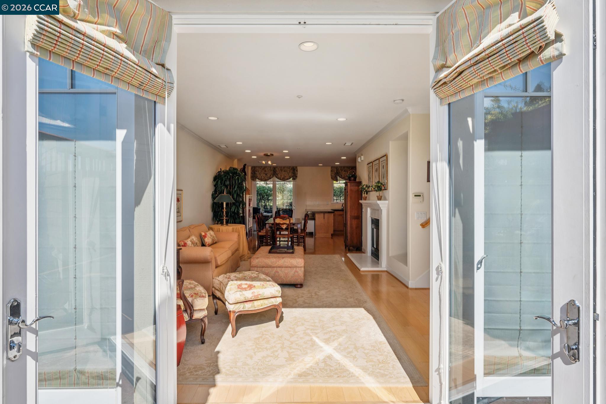 Detail Gallery Image 21 of 60 For 70 Neds Way, Tiburon,  CA 94920 - 2 Beds | 2/1 Baths