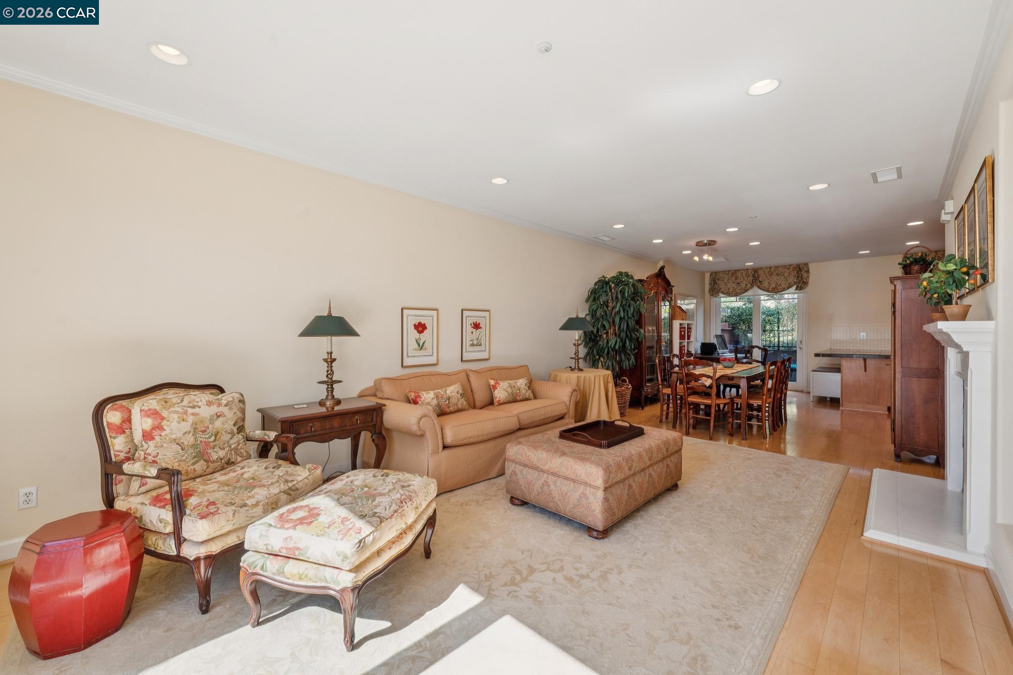 Detail Gallery Image 22 of 60 For 70 Neds Way, Tiburon,  CA 94920 - 2 Beds | 2/1 Baths