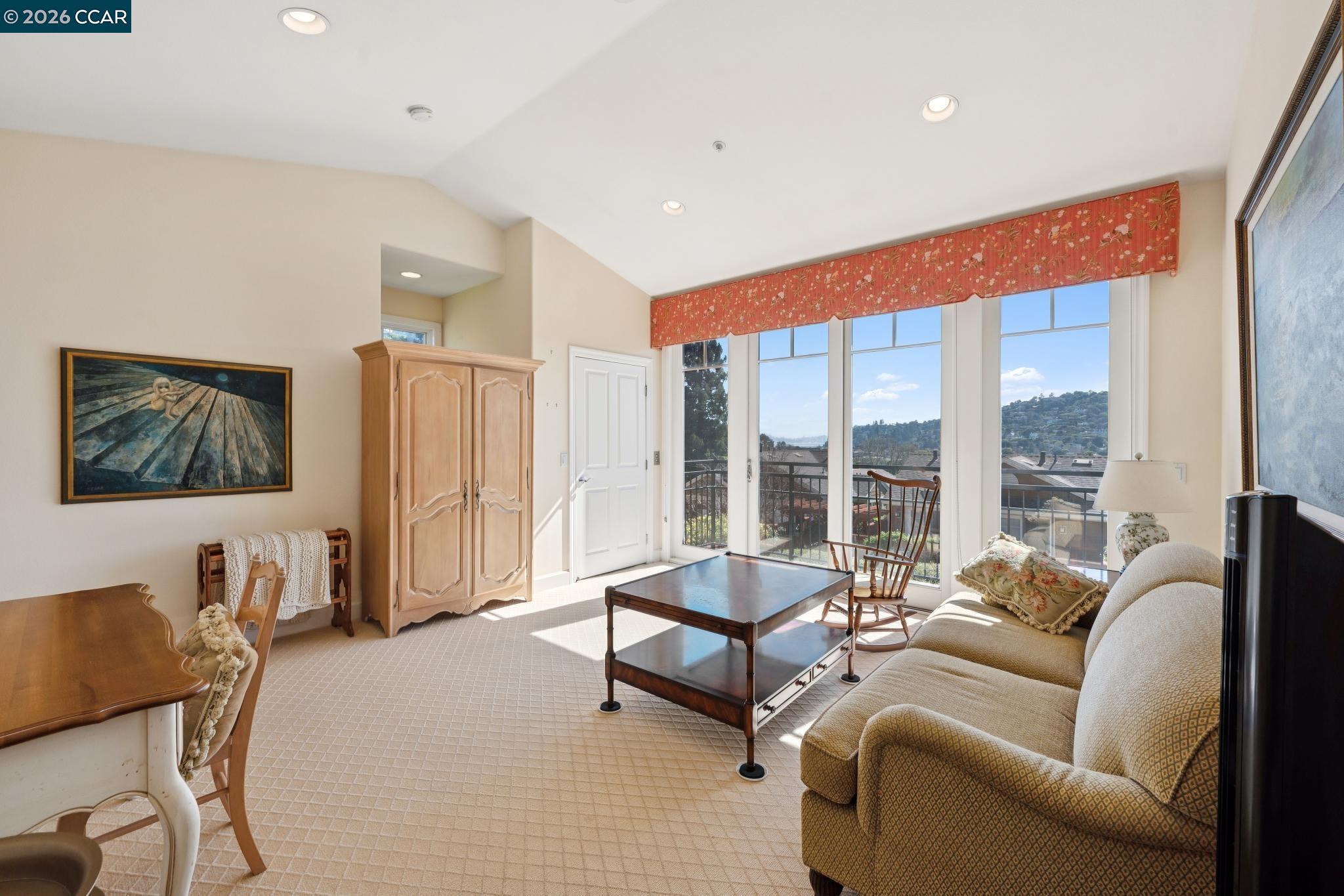 Detail Gallery Image 36 of 60 For 70 Neds Way, Tiburon,  CA 94920 - 2 Beds | 2/1 Baths