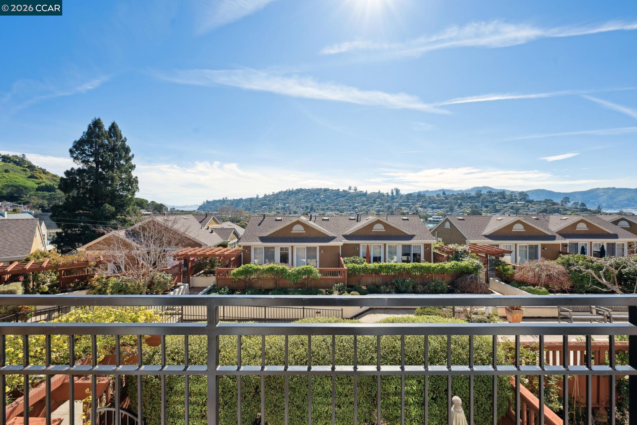 Detail Gallery Image 38 of 60 For 70 Neds Way, Tiburon,  CA 94920 - 2 Beds | 2/1 Baths