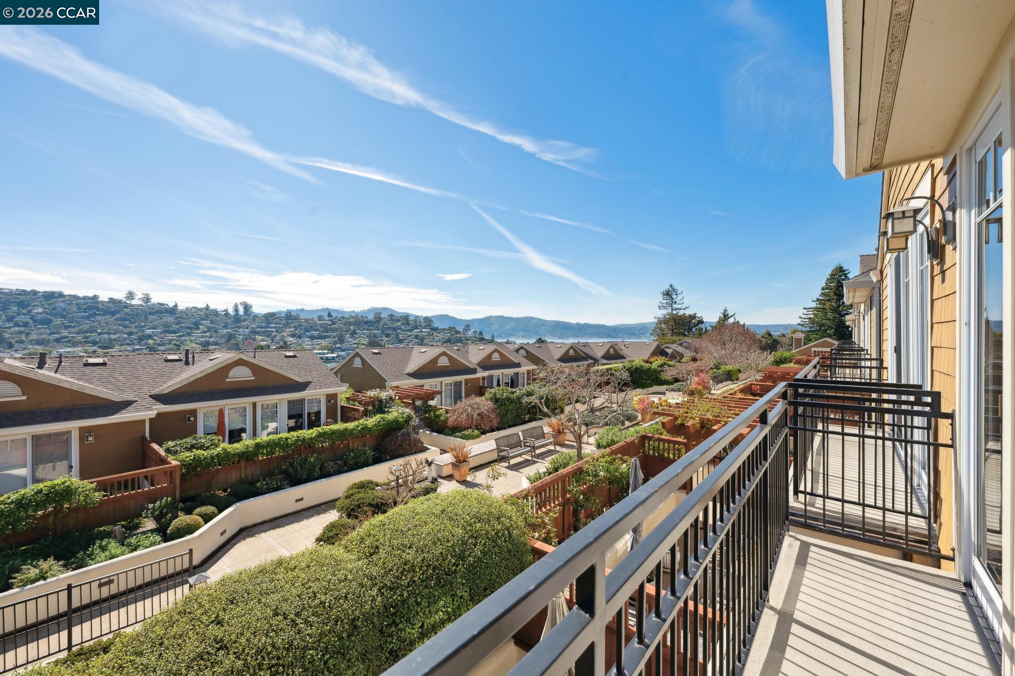 Detail Gallery Image 39 of 60 For 70 Neds Way, Tiburon,  CA 94920 - 2 Beds | 2/1 Baths