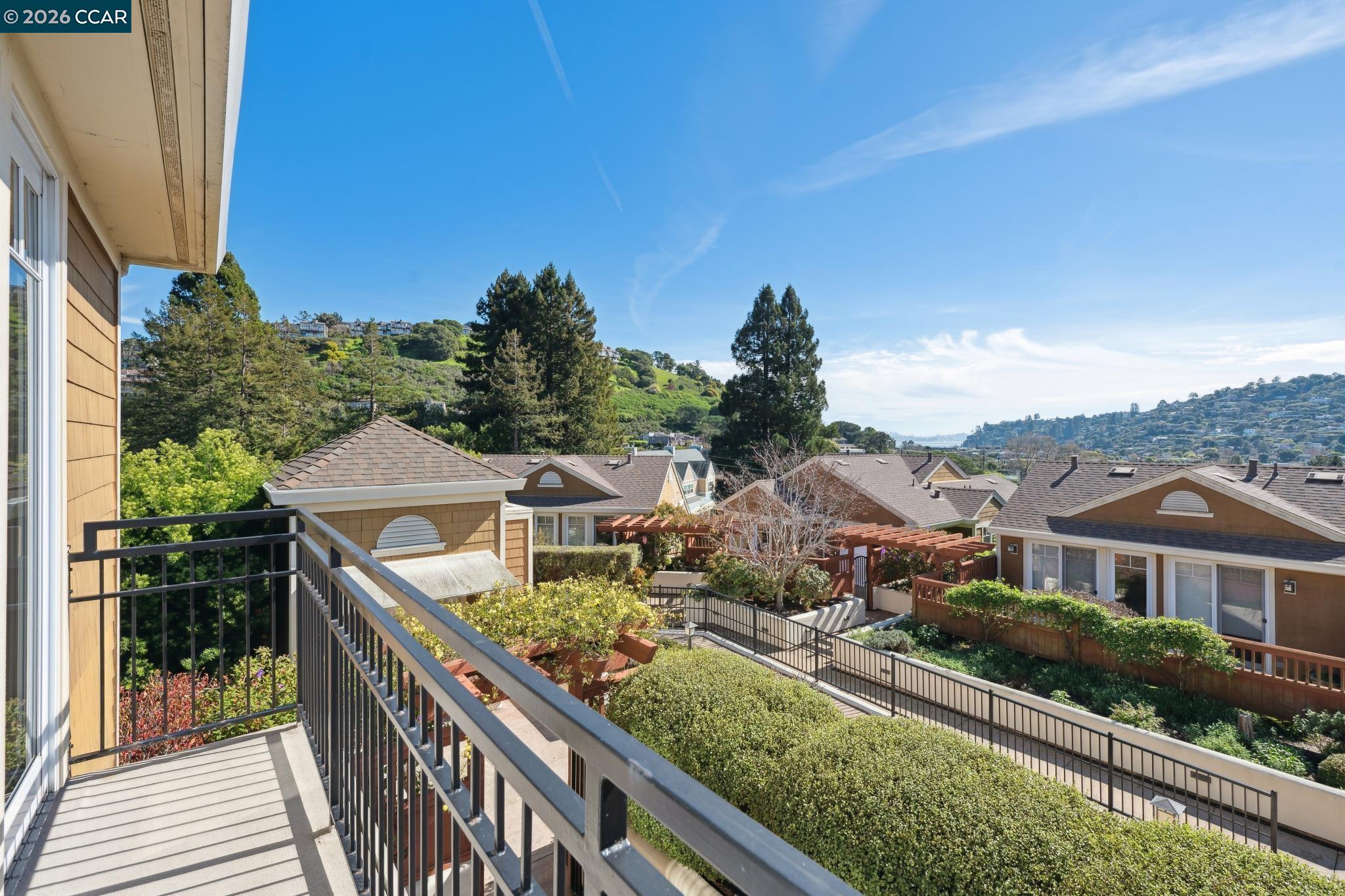 Detail Gallery Image 40 of 60 For 70 Neds Way, Tiburon,  CA 94920 - 2 Beds | 2/1 Baths