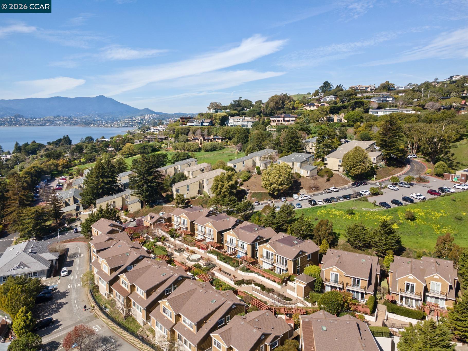 Detail Gallery Image 5 of 60 For 70 Neds Way, Tiburon,  CA 94920 - 2 Beds | 2/1 Baths