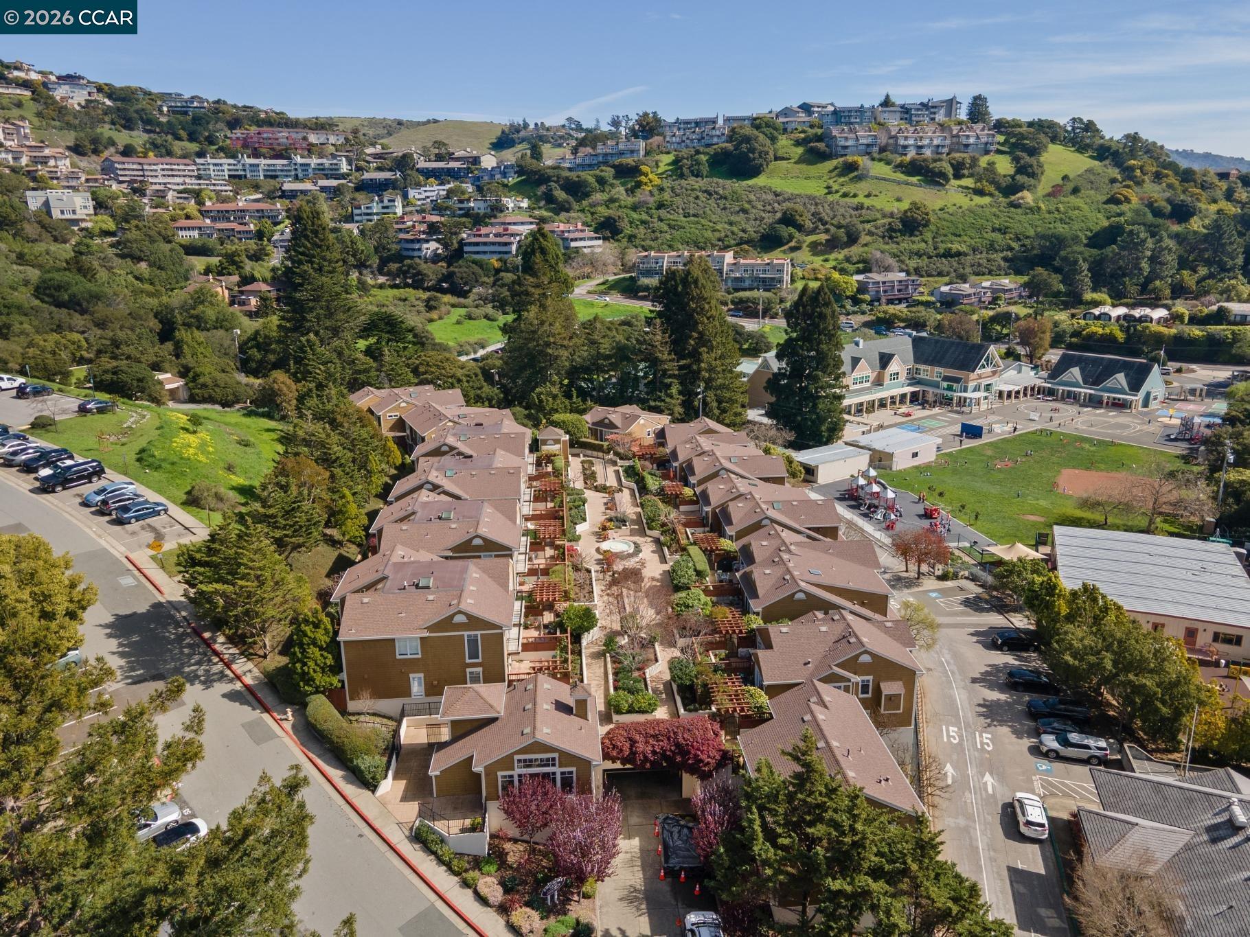 Detail Gallery Image 8 of 60 For 70 Neds Way, Tiburon,  CA 94920 - 2 Beds | 2/1 Baths