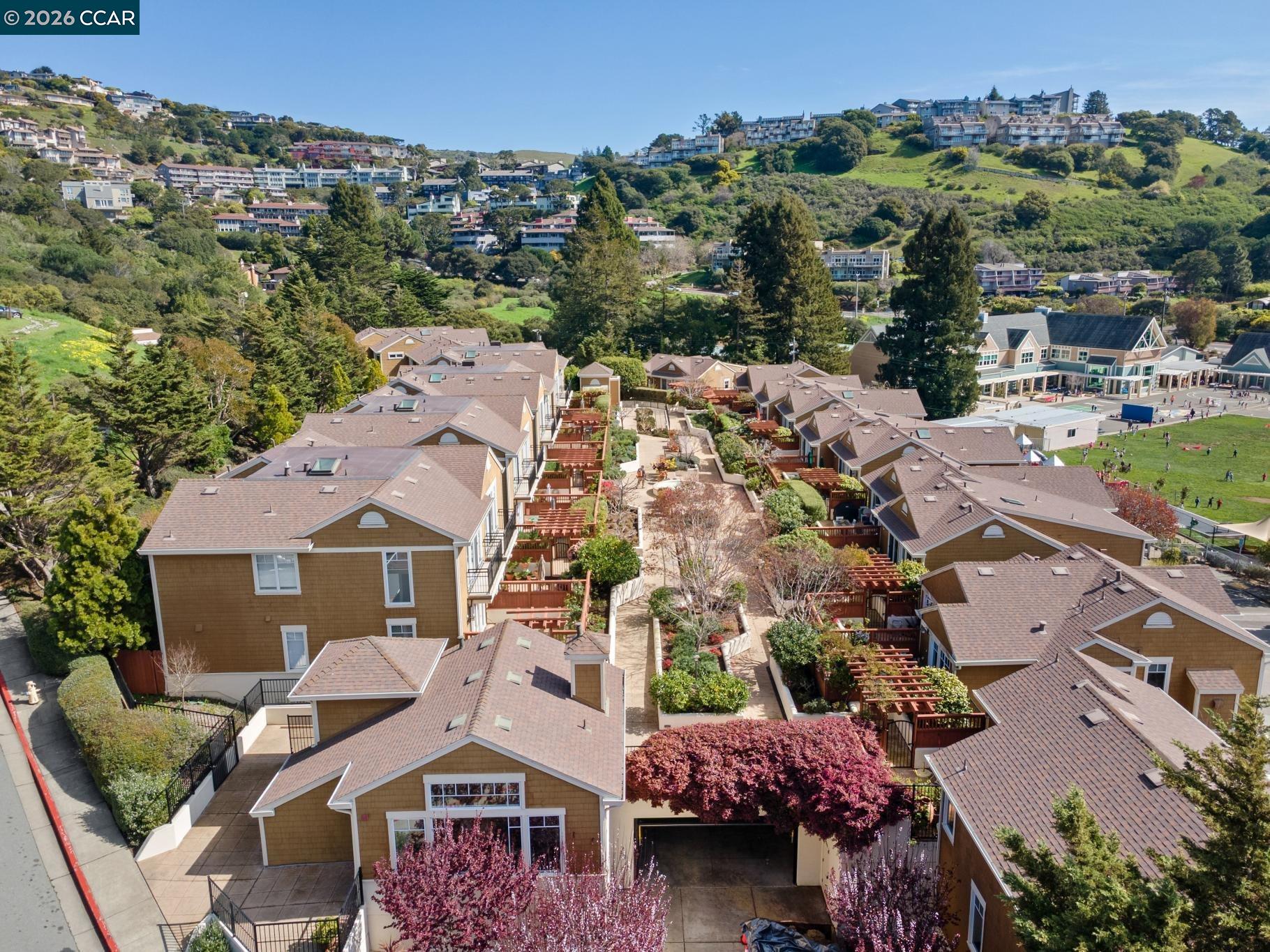 Detail Gallery Image 9 of 60 For 70 Neds Way, Tiburon,  CA 94920 - 2 Beds | 2/1 Baths