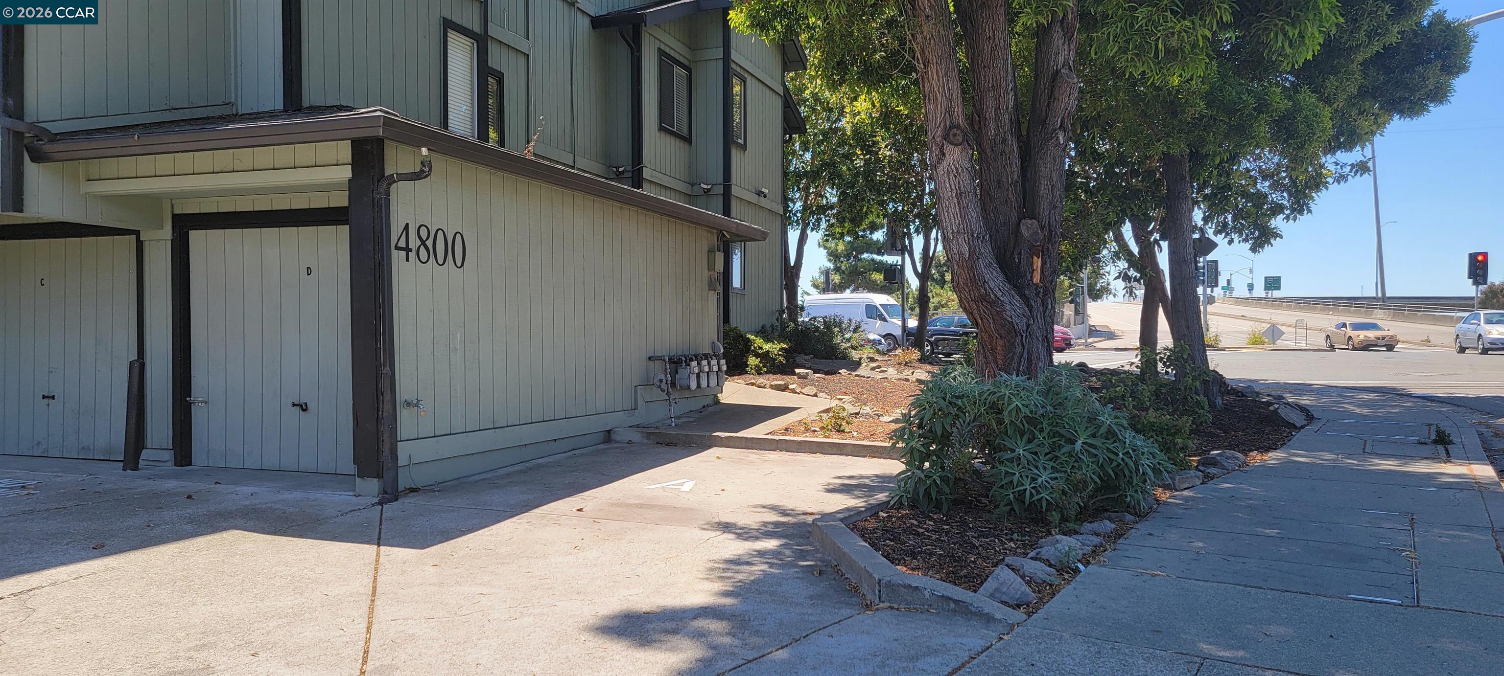 Detail Gallery Image 11 of 14 For 4800 Bayview Ave Apt B,  Richmond,  CA 94804 - 3 Beds | 1 Baths