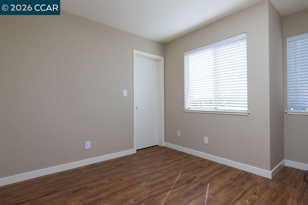 Detail Gallery Image 7 of 14 For 4800 Bayview Ave Apt B,  Richmond,  CA 94804 - 3 Beds | 1 Baths
