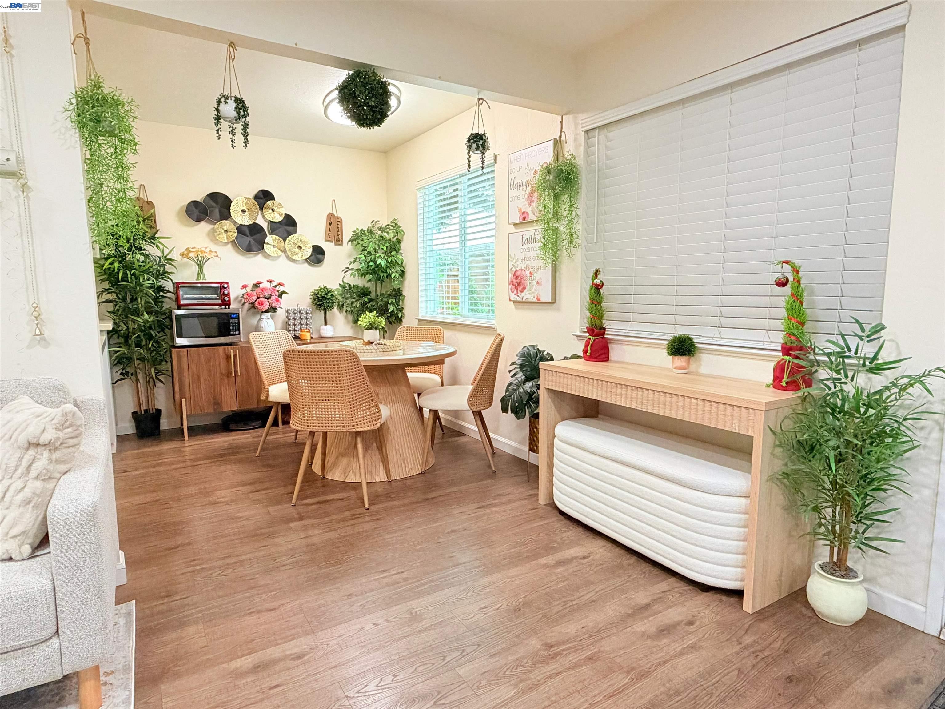 Detail Gallery Image 5 of 24 For 38533 Vancouver Cmn, Fremont,  CA 94536 - 2 Beds | 1/1 Baths