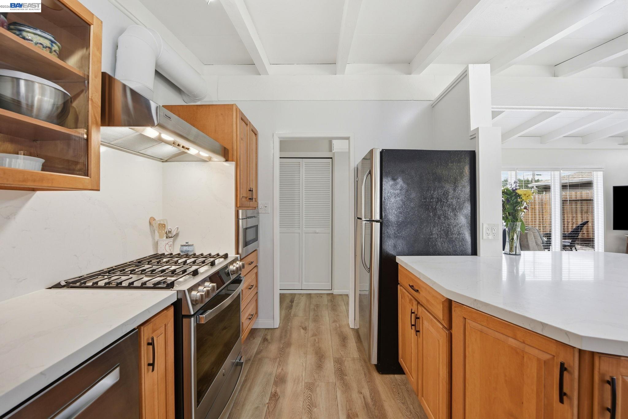 Detail Gallery Image 8 of 22 For 4756 Beechwood Ave, Fremont,  CA 94536 - 3 Beds | 2 Baths