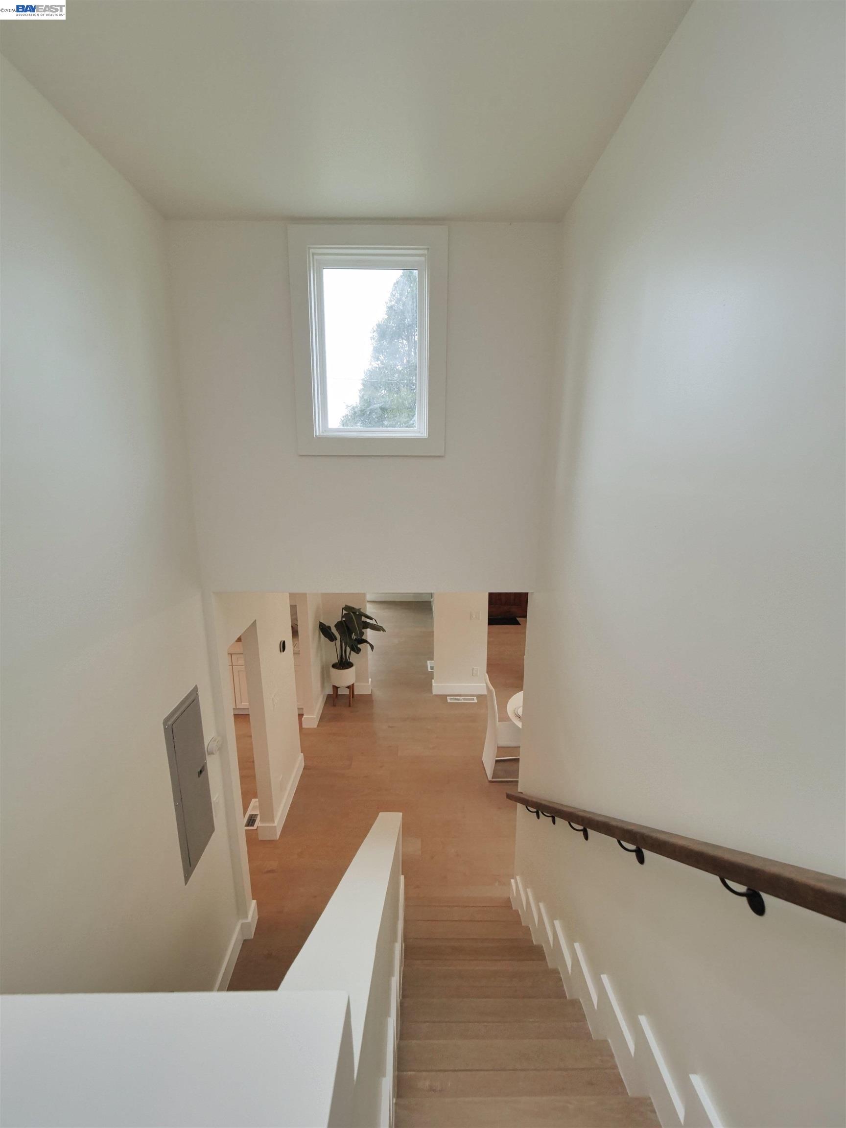 Detail Gallery Image 12 of 36 For 415 Berkeley Park Blvd, Kensington,  CA 94706 - 5 Beds | 2 Baths