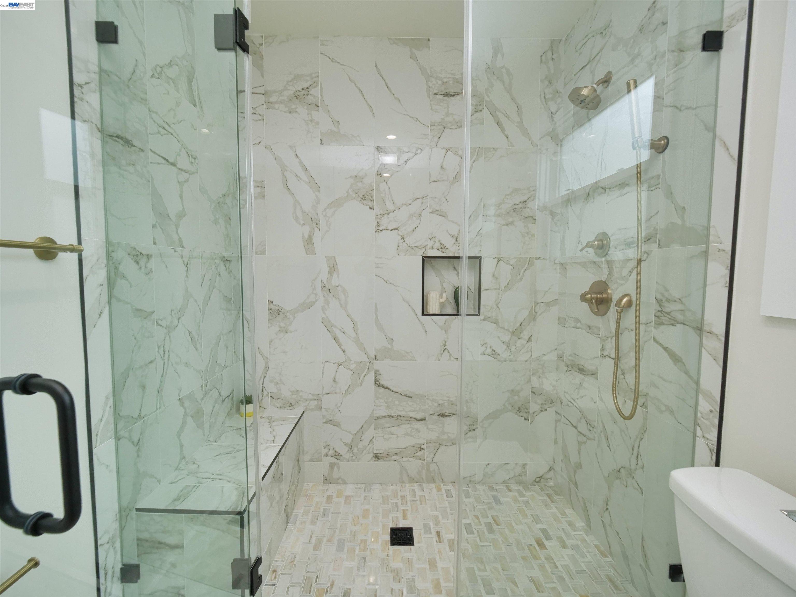 Detail Gallery Image 21 of 36 For 415 Berkeley Park Blvd, Kensington,  CA 94706 - 5 Beds | 2 Baths