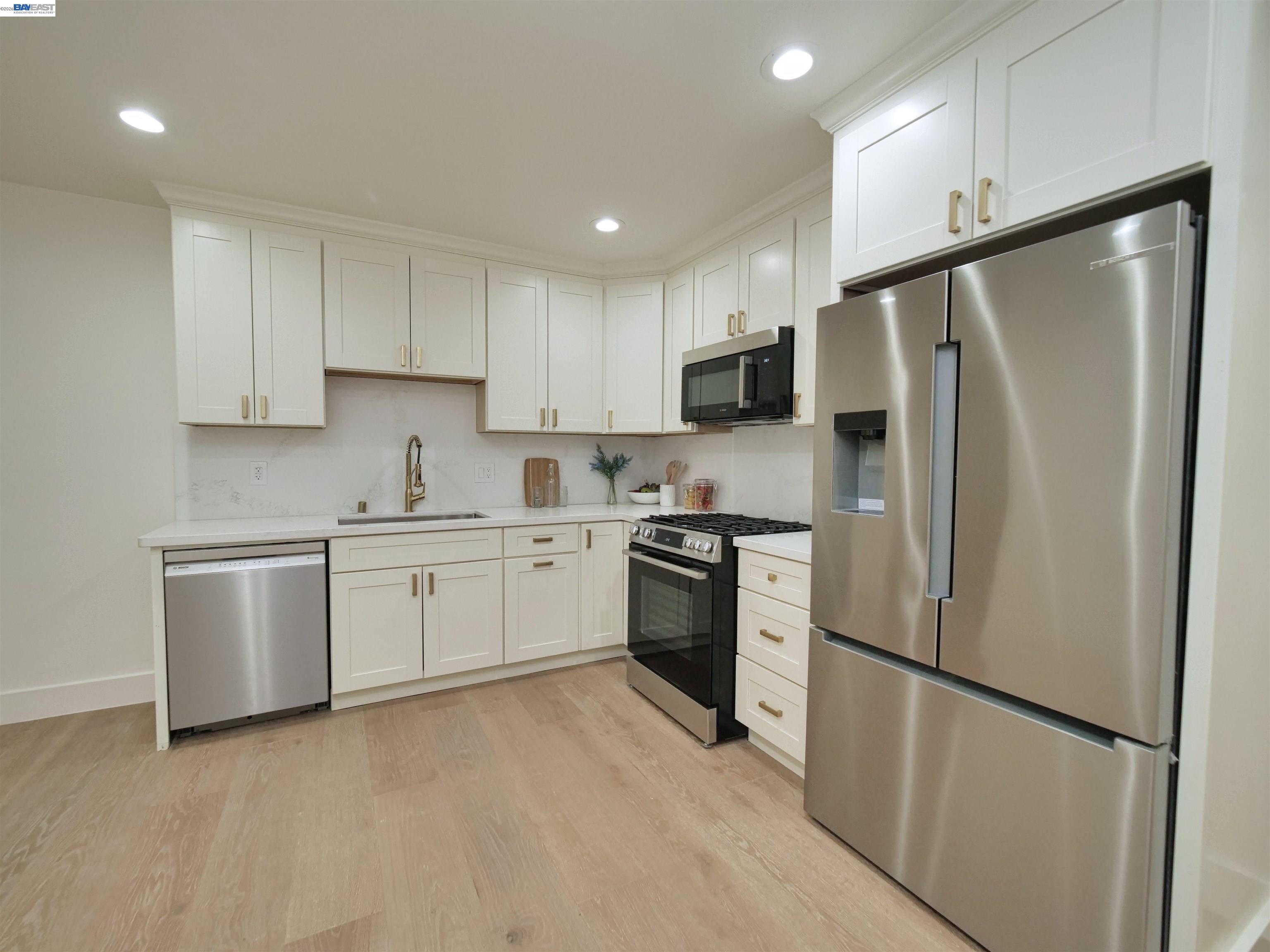 Detail Gallery Image 25 of 36 For 415 Berkeley Park Blvd, Kensington,  CA 94706 - 5 Beds | 2 Baths