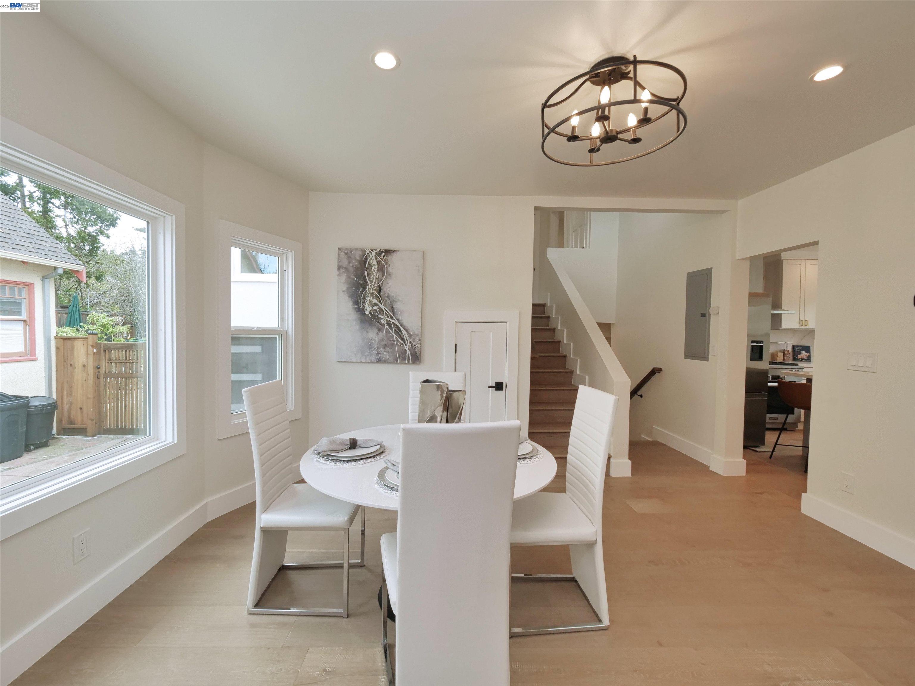 Detail Gallery Image 4 of 36 For 415 Berkeley Park Blvd, Kensington,  CA 94706 - 5 Beds | 2 Baths